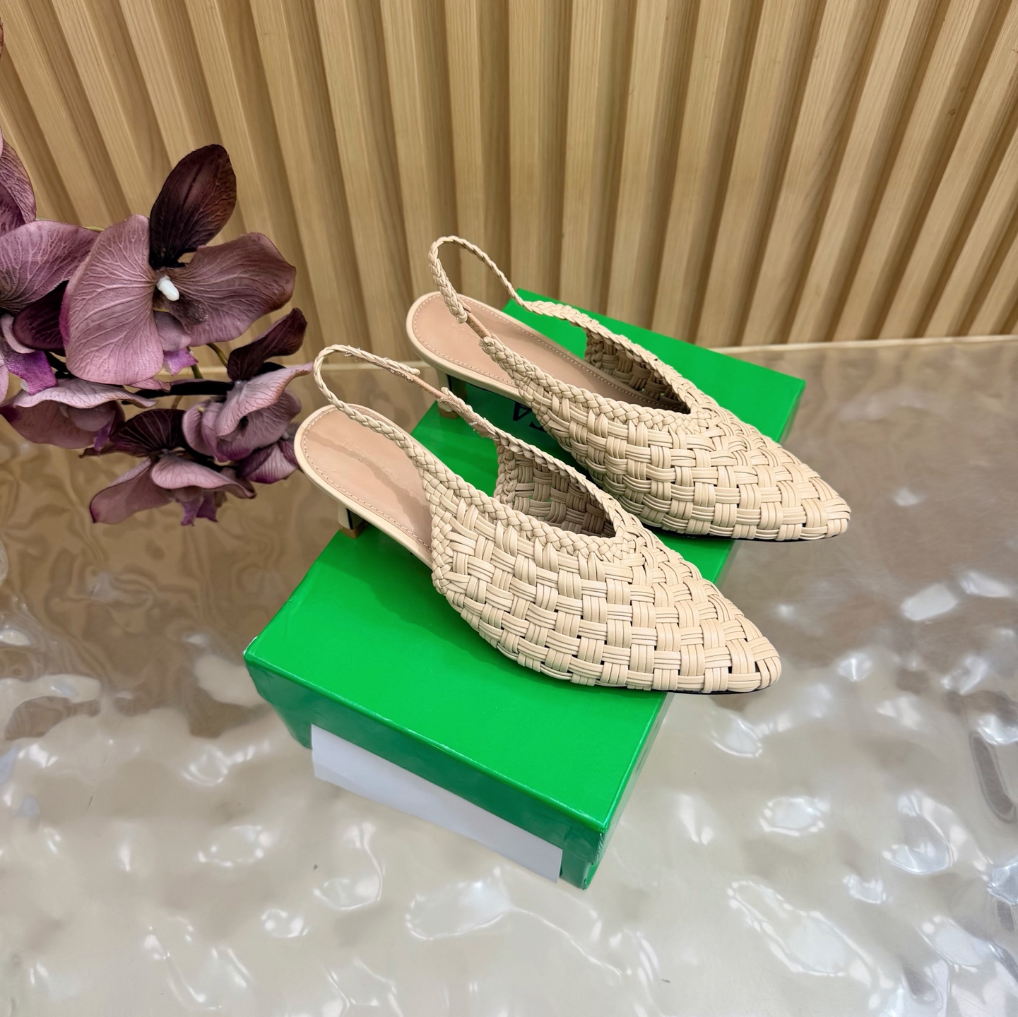 Bottega Veneta Slides