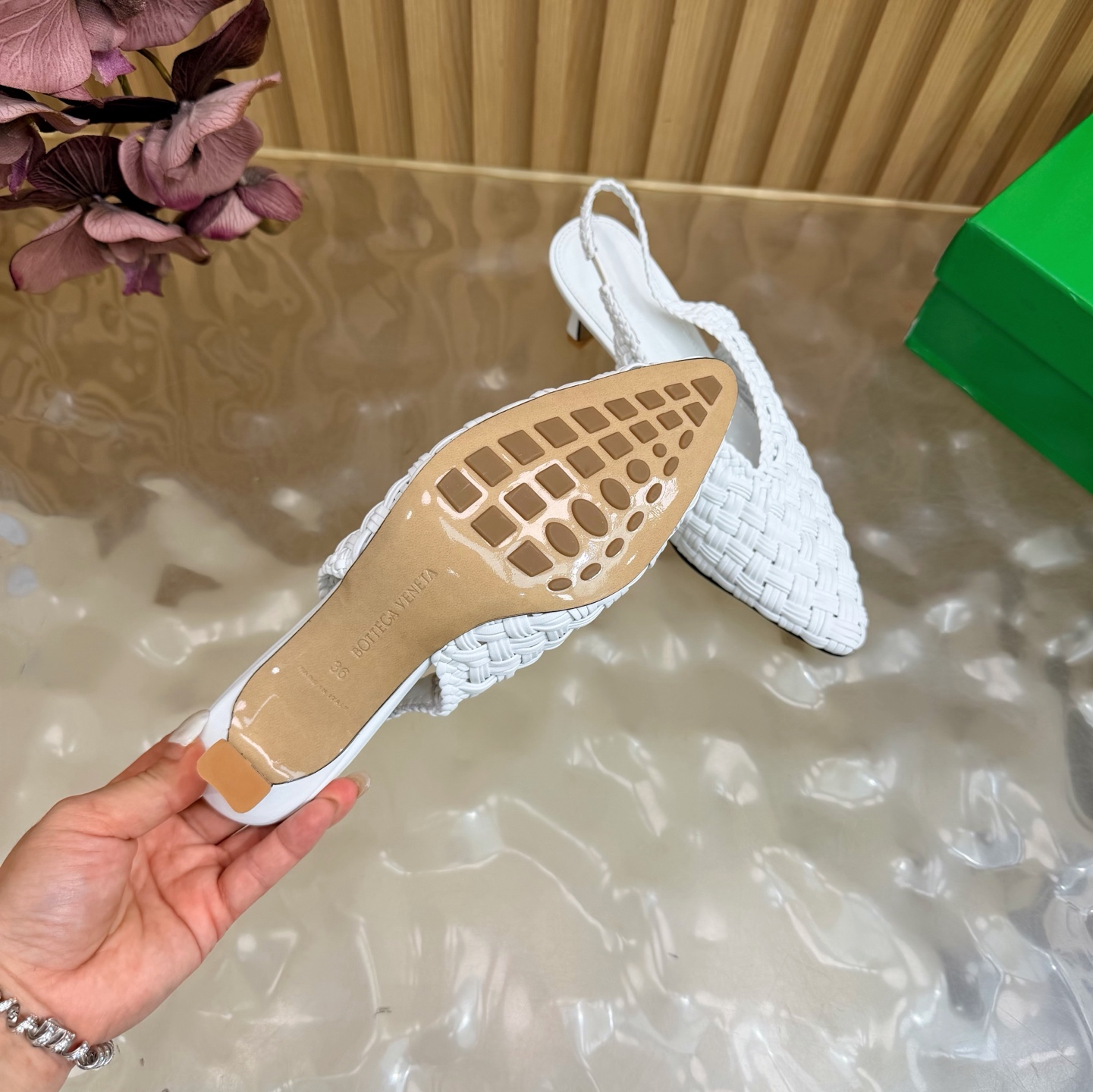 Bottega Veneta Slides