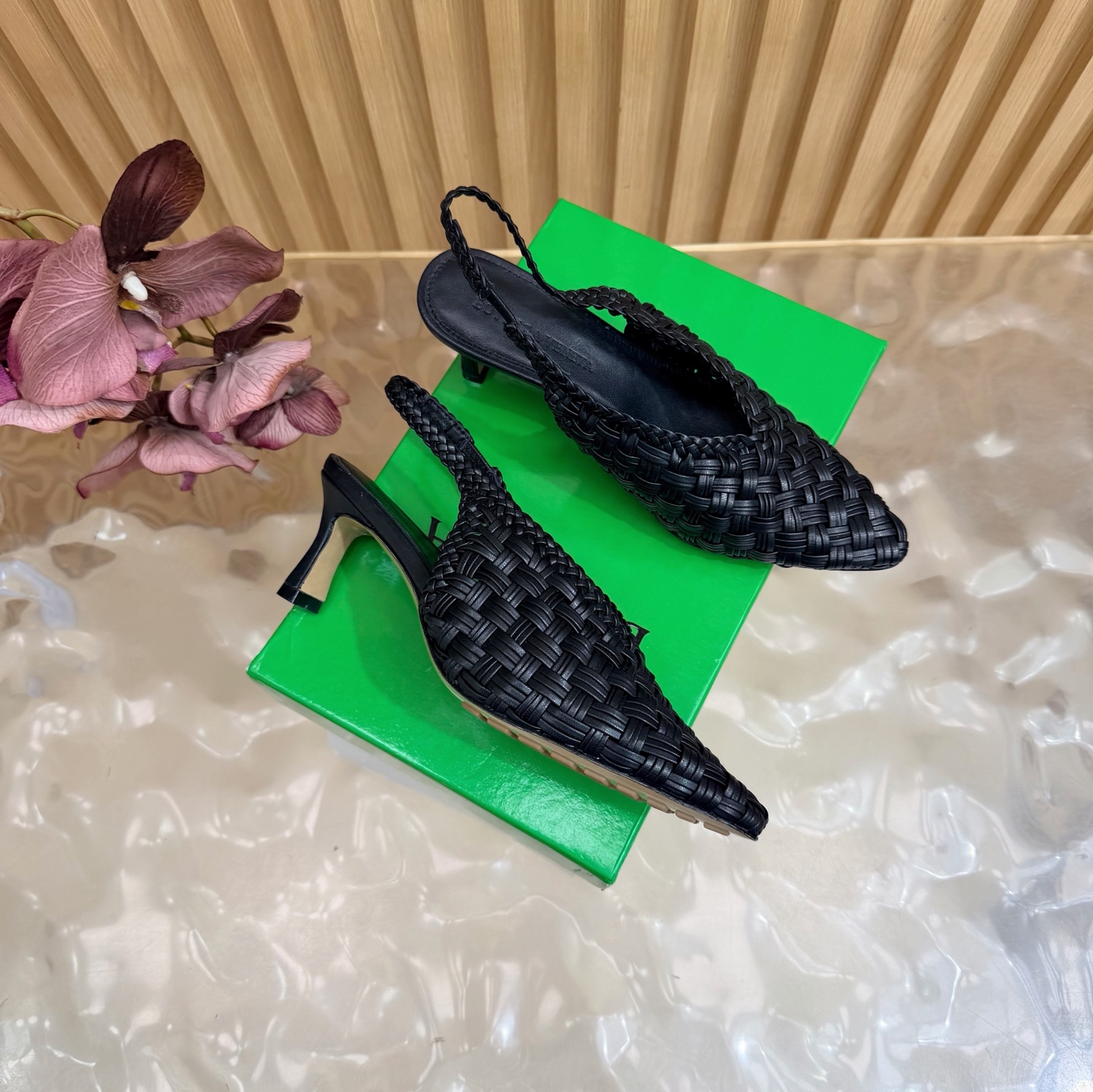 Bottega Veneta Slides
