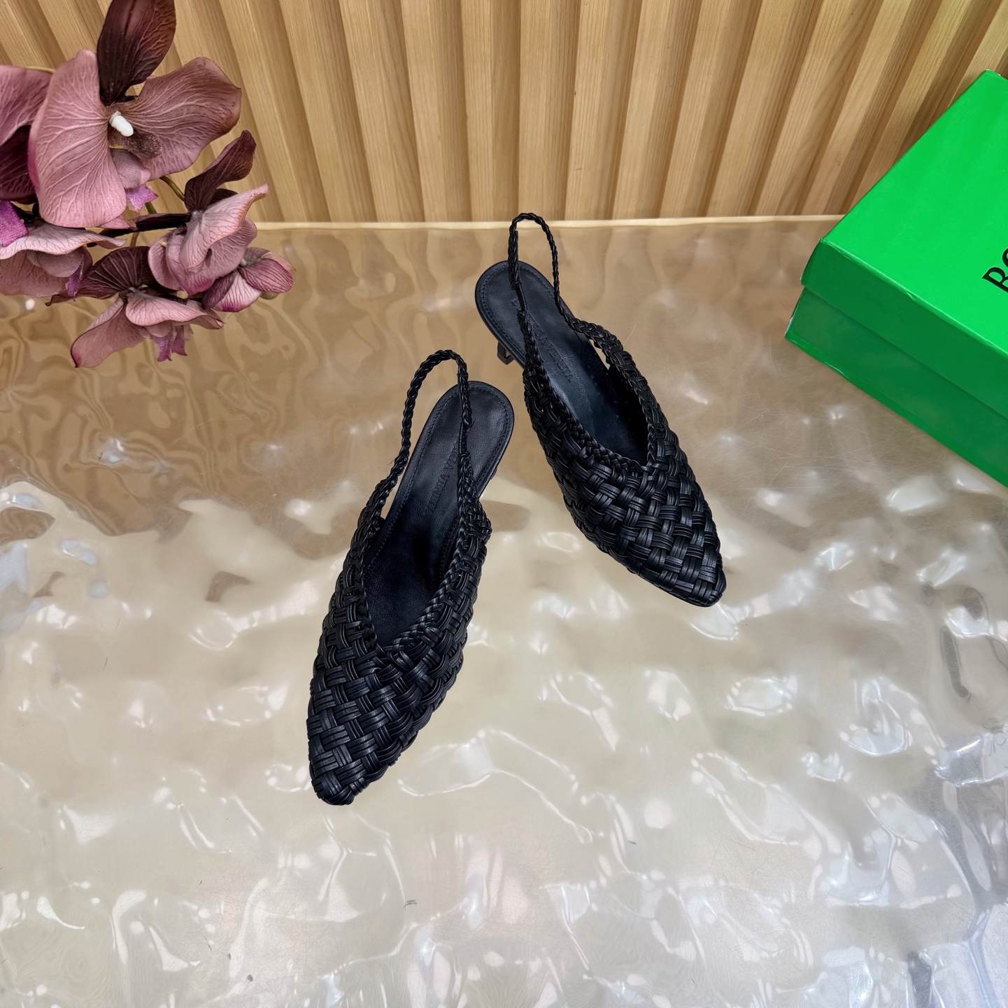 Bottega Veneta Slides