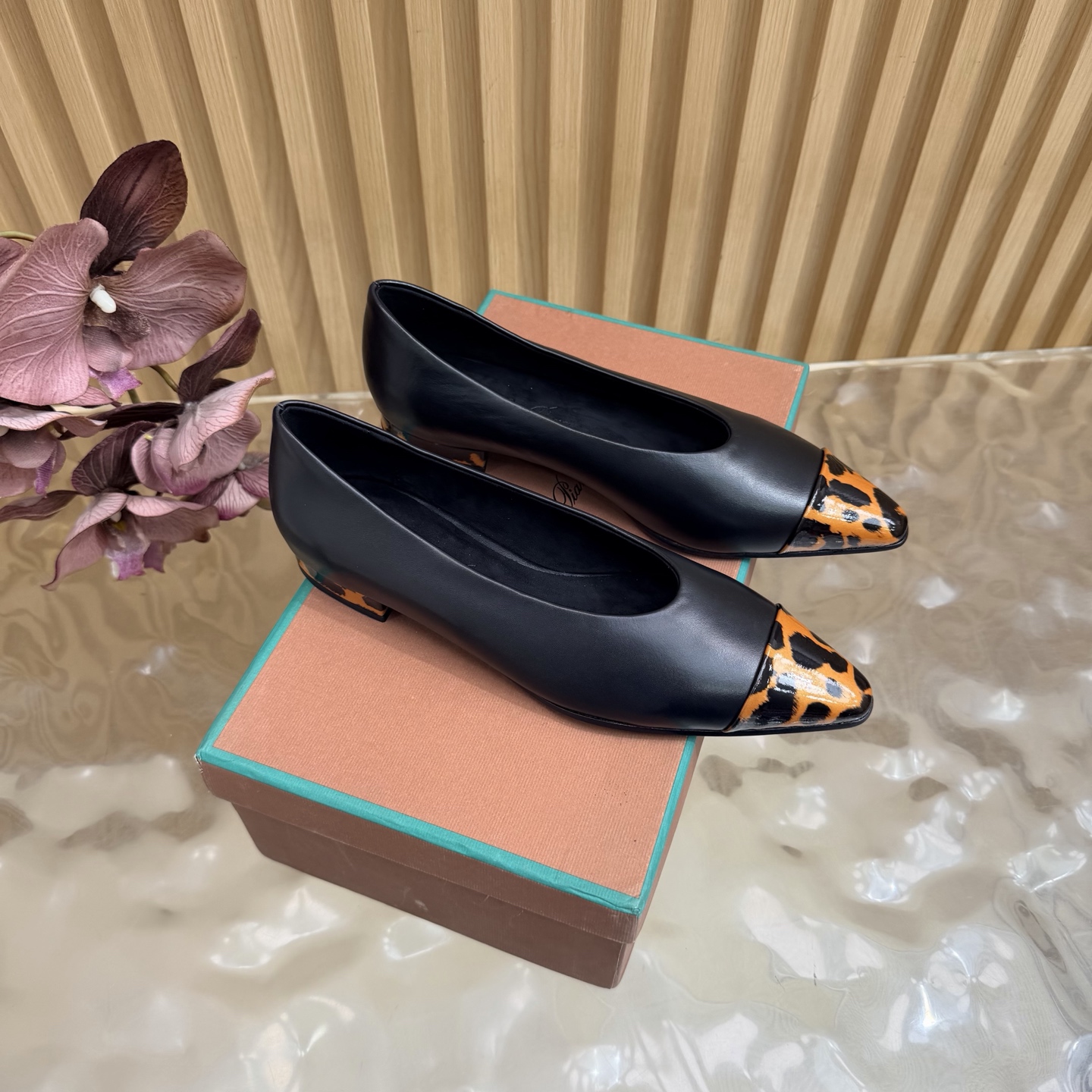 Loro Piana Slides