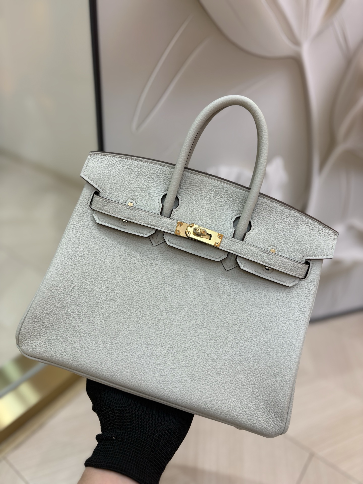 NO:713982,Birkin Platinum 25/30cm Original imported Togo leather [glacier white] gold and silver buckle Counter synchronization Fully handmade beeswax thread sewing Pure steel hardware in stock, Hermes, Hermes,19860909Birkin 铂金 25/30cm 原厂进口Togo皮【冰川白】金银扣 专柜同步 全手工蜜蜡线缝制 纯钢五金 现货,爱马仕,hermes,Hermes,,Bag