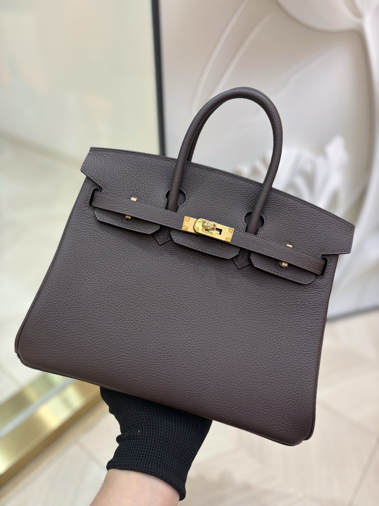 NO:713984,Birkin Platinum 25/30cm Original imported Togo leather [ebony color] gold and silver buckle Counter synchronization Fully handmade beeswax thread sewing Pure steel hardware in stock, Hermes, Hermes,19860909Birkin 铂金 25/30cm 原厂进口Togo皮【乌木色】金银扣 专柜同步 全手工蜜蜡线缝制 纯钢五金 现货,爱马仕,hermes,Hermes,,Bag