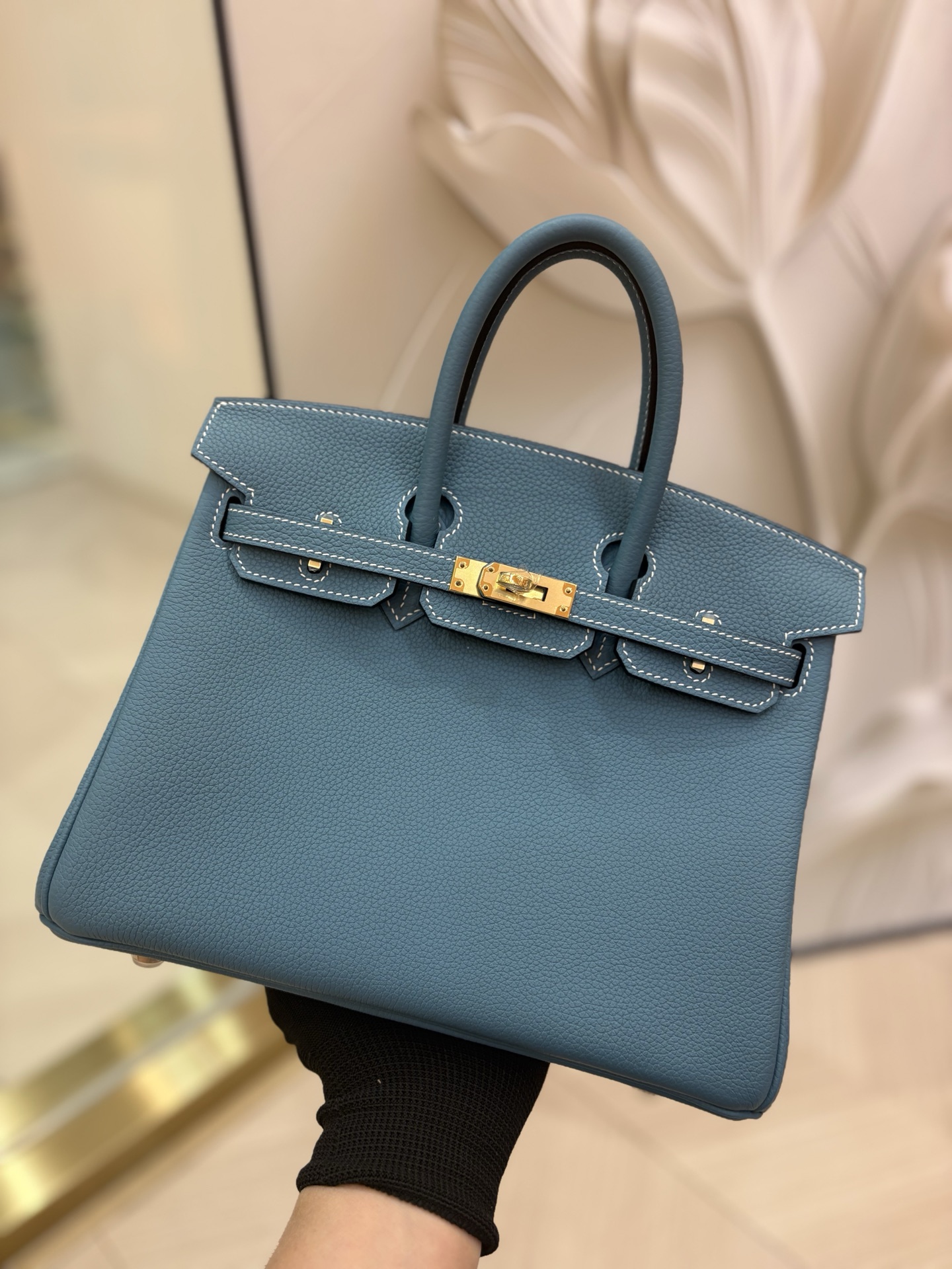 NO:713985,Birkin Platinum 25/30cm Original imported Togo leather [denim blue] gold and silver buckle Counter synchronization Fully handmade beeswax thread sewing Pure steel hardware in stock, Hermes, Hermes,19860909Birkin 铂金 25/30cm 原厂进口Togo皮【牛仔蓝】金银扣 专柜同步 全手工蜜蜡线缝制 纯钢五金 现货,爱马仕,hermes,Hermes,,Bag