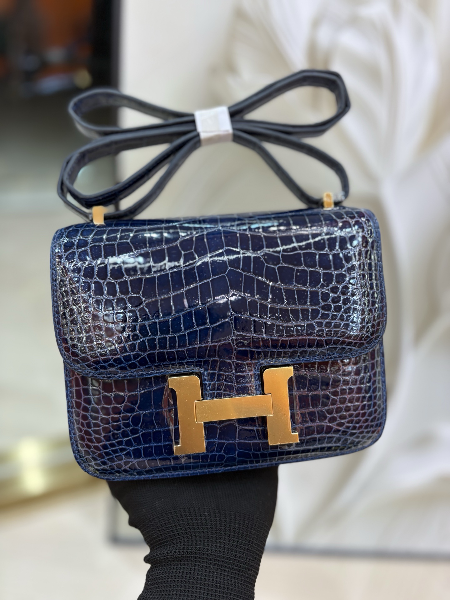 NO:741265,Kangkang new version with mirror Constance Kangkang 19cm imported high-gloss crocodile skin [dark green] gold buckle limited edition counter synchronization fully handmade beeswax thread sewing pure steel hardware in stock, Hermes, hermes, crocodile skin, Hermes,19860909康康新版 配镜子 Constance 康康 19cm 进口高光鳄鱼皮【墨绿】金扣 限量版 专柜同步 全手工蜜蜡线缝制 纯钢五金 现货,爱马仕,hermes,crocodile skin,Hermes,,Bag