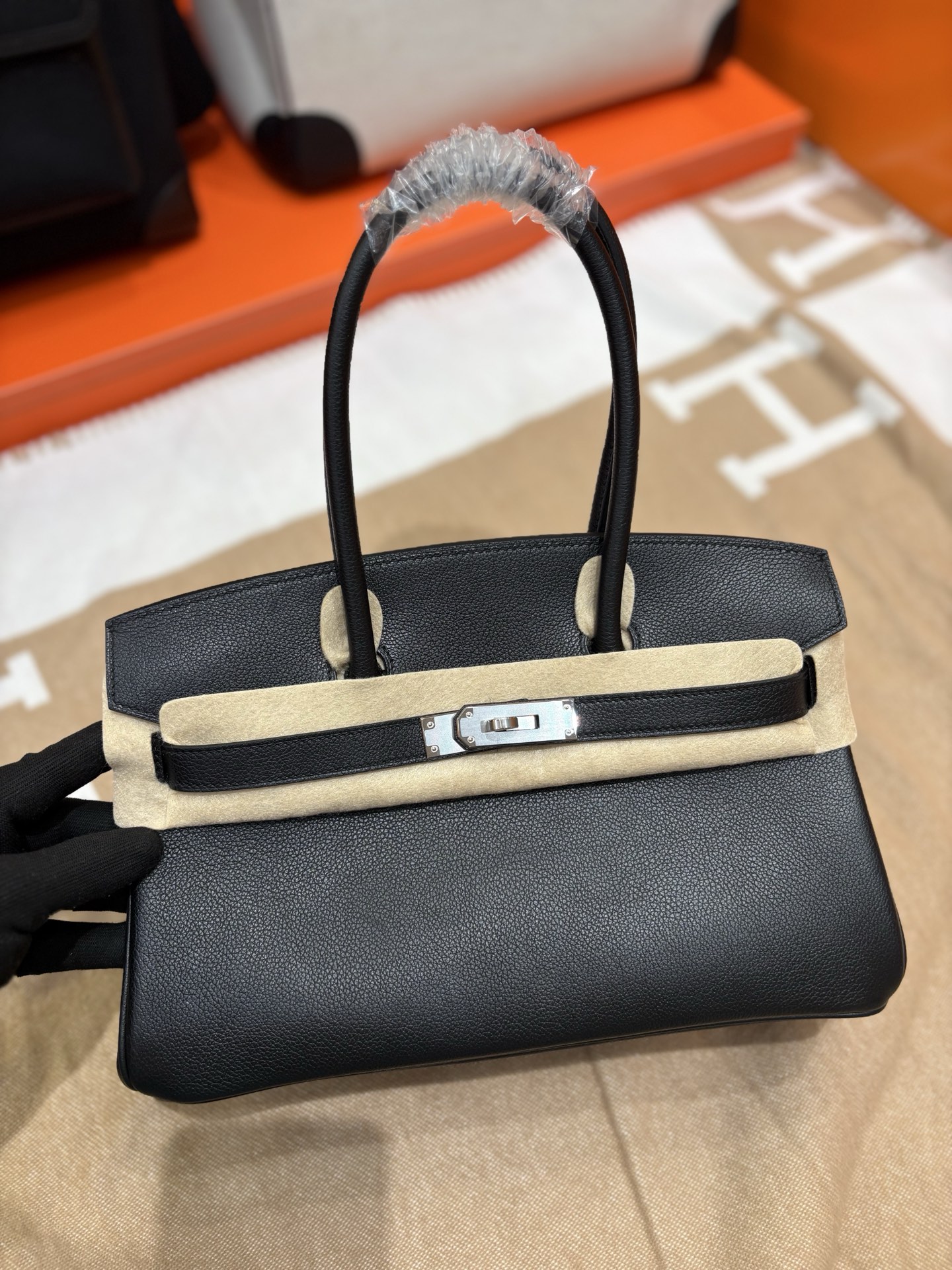 NO:851929,Birke Shoulder29cm Evercoler leather, hand-waxed thread, hand-made nails, spot black gold and silver buckle, Hermes, birkenstock, hermes, Hermes,19860909Birke Shoulder29cm Evercoler皮 手工蜡线 手工钉 现货黑色金银扣,爱马仕,birkenstock,hermes,Hermes,,Bag