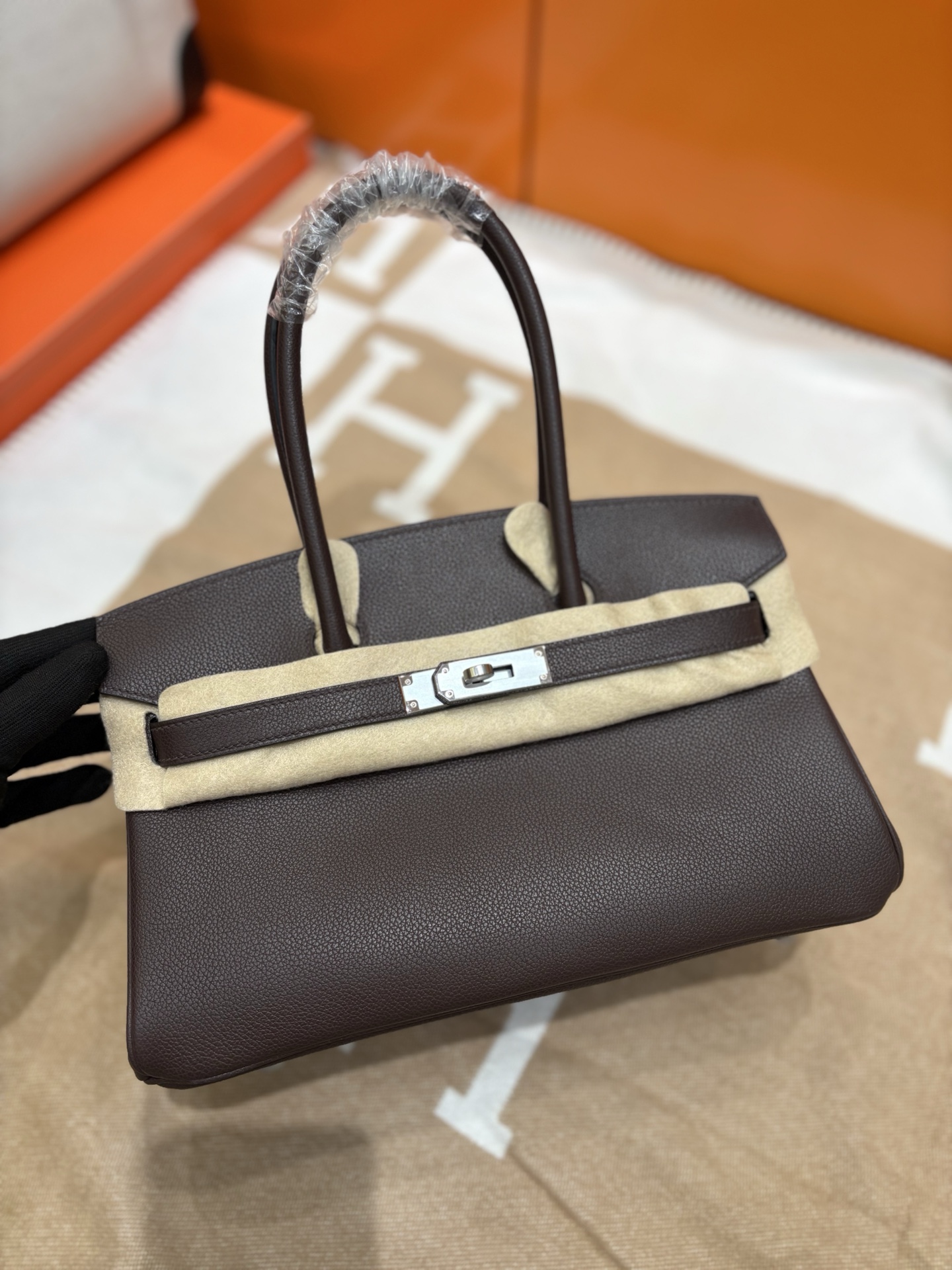 NO:851859,Birke Shoulder29cm Evercoler leather, hand-waxed thread, hand-made nails, ready-made saddle red gold and silver buckle, Hermes, birkenstock, hermes, Hermes,19860909Birke Shoulder29cm Evercoler皮 手工蜡线 手工钉 现货马鞍红金银扣,爱马仕,birkenstock,hermes,Hermes,,Bag