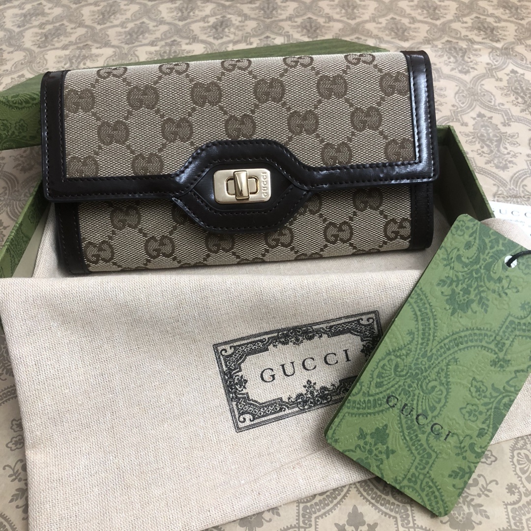 Gucci Luce系列包袋散发着浓郁的俏皮感和趣味感,“Luce”在意大利语中意为“光明”。Origi