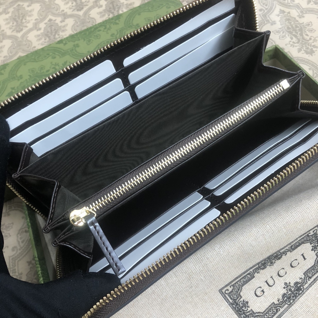 Gucci Luce系列包袋散发着浓郁的俏皮感和趣味感,“Luce”在意大利语中意为“光明”。Origi