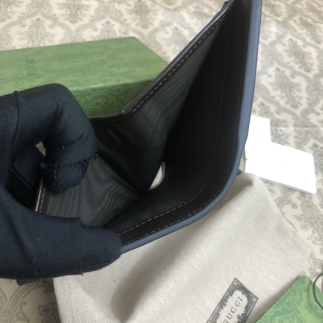 Gucci Luce系列包袋散发着浓郁的俏皮感和趣味感,“Luce”在意大利语中意为“光明”。Origi