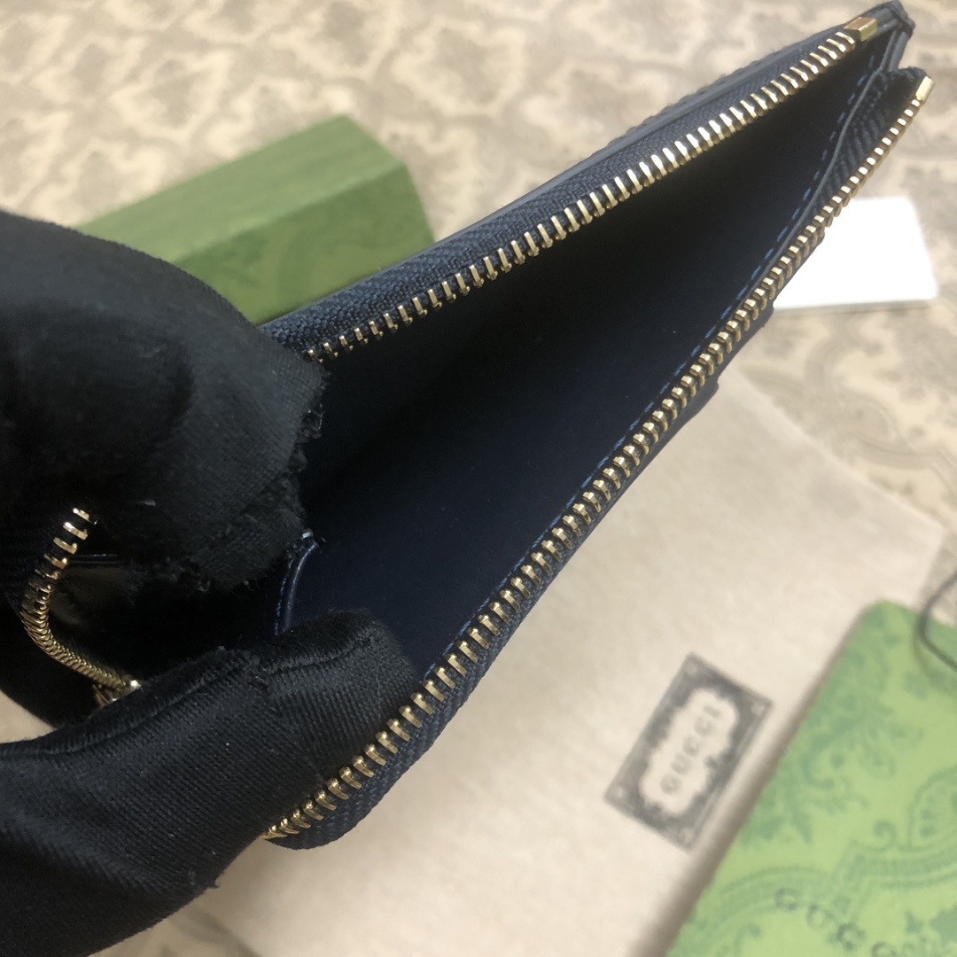 Gucci Luce系列包袋散发着浓郁的俏皮感和趣味感,“Luce”在意大利语中意为“光明”。Origi