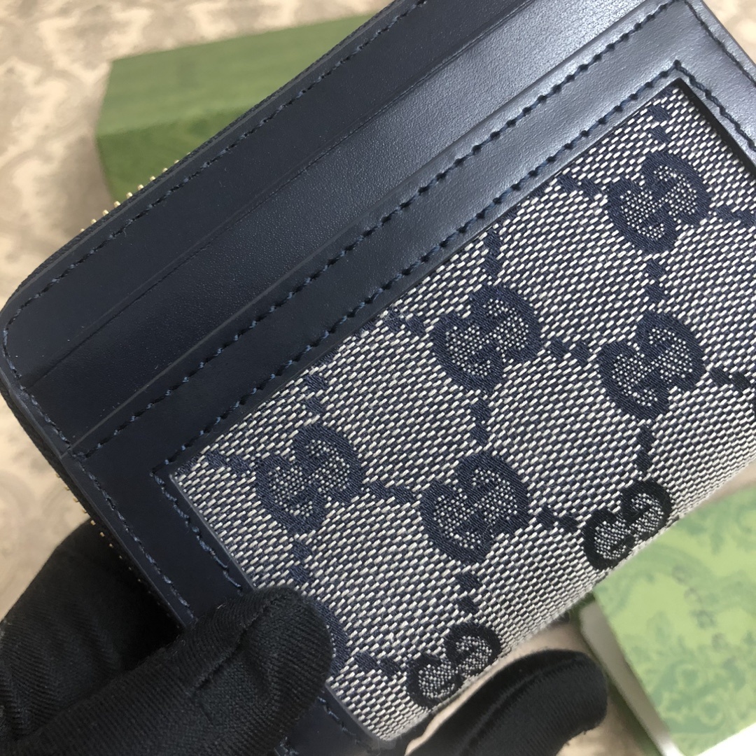 Gucci Luce系列包袋散发着浓郁的俏皮感和趣味感,“Luce”在意大利语中意为“光明”。Origi