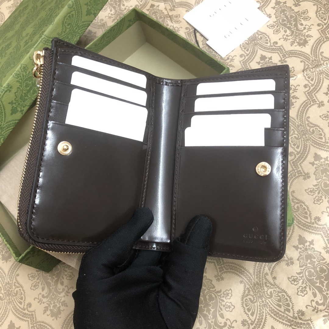 Gucci Luce系列包袋散发着浓郁的俏皮感和趣味感,“Luce”在意大利语中意为“光明”。Origi