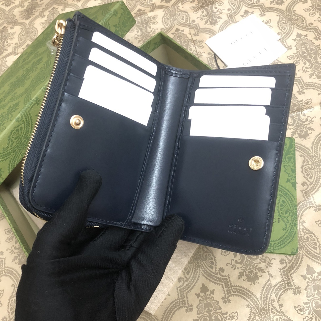 Gucci Luce系列包袋散发着浓郁的俏皮感和趣味感,“Luce”在意大利语中意为“光明”。Origi