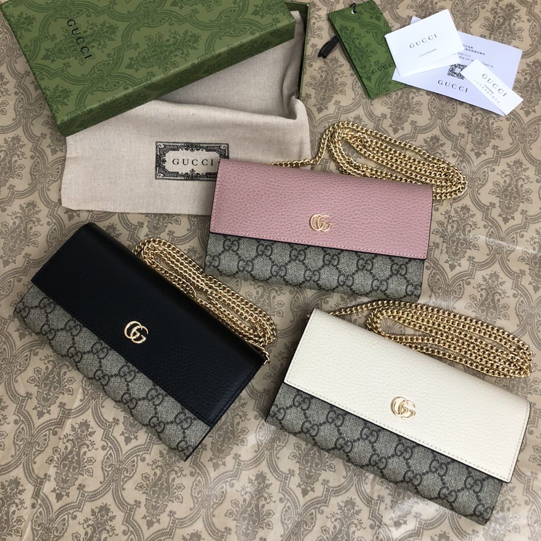 𝐎𝐩𝐡𝐢𝐝𝐢𝐚系列采用意大利进口小牛皮，配以经典双G五金，新的式样和轮廓托的新作登场了。结构形状，其中内