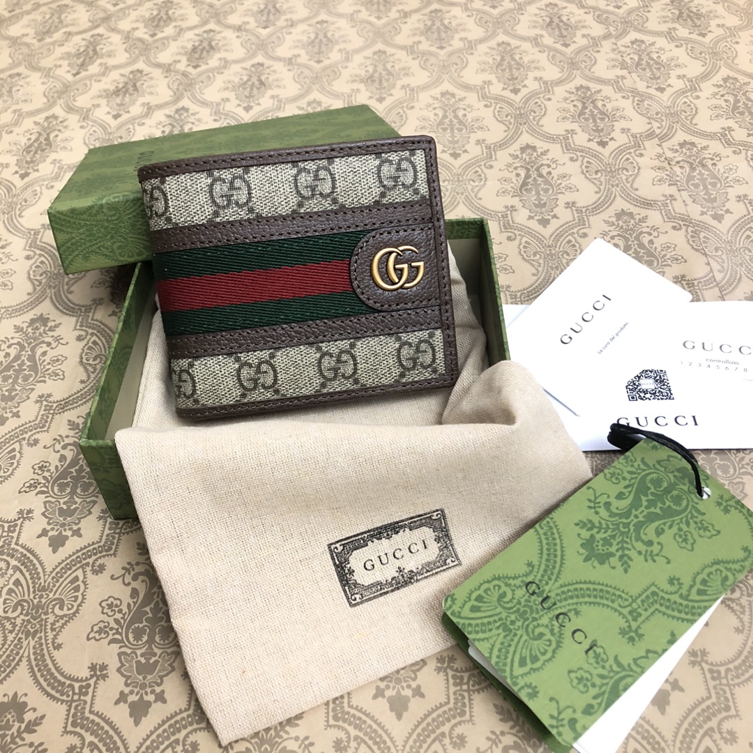 新款短夹！米色/乌木GG Supreme Canvas，一种低环境影响的材料，棕色皮革装饰做工精致！红绿