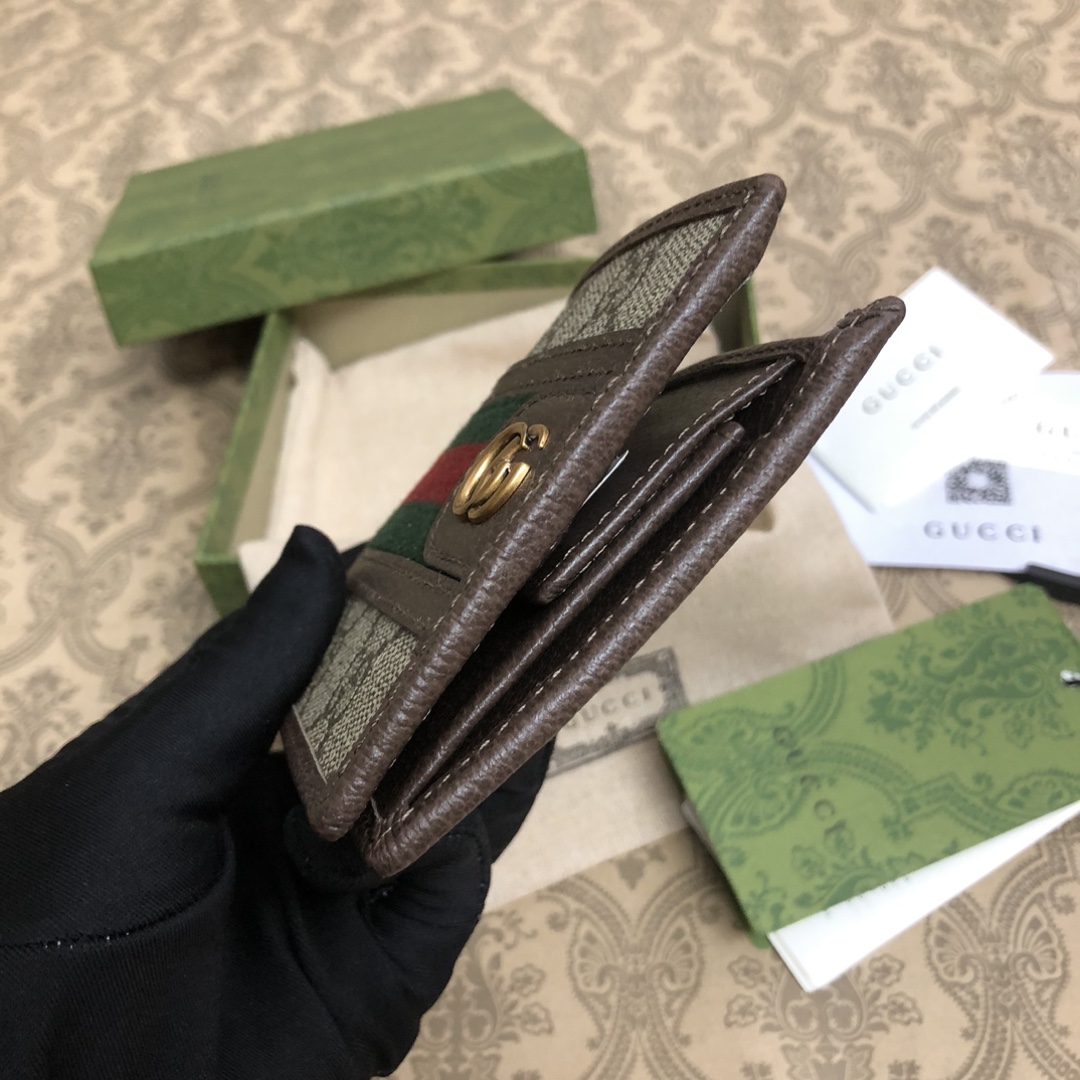 米色/乌木GG Supreme Canvas，一种低环境影响的材料，棕色皮革装饰做工精致！款号： 尺寸：