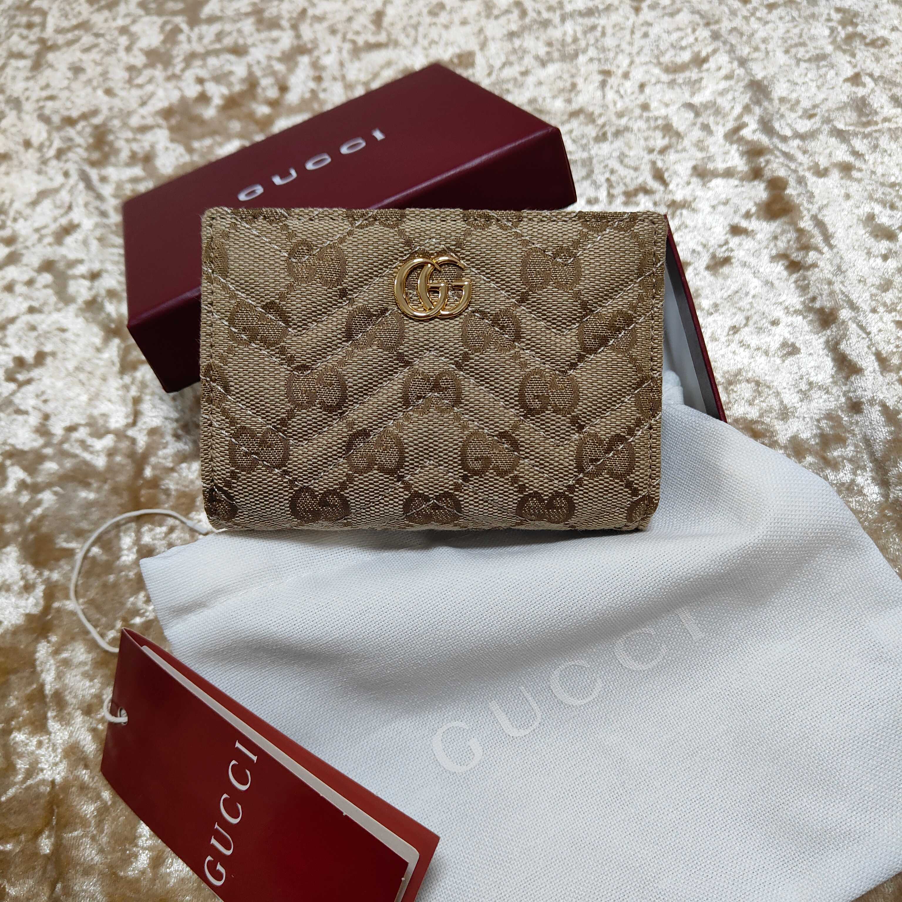 Generation Gucci系列深入探索品牌的典藏和视觉密码，将不同世代的设计融合成一个美学叙事。此