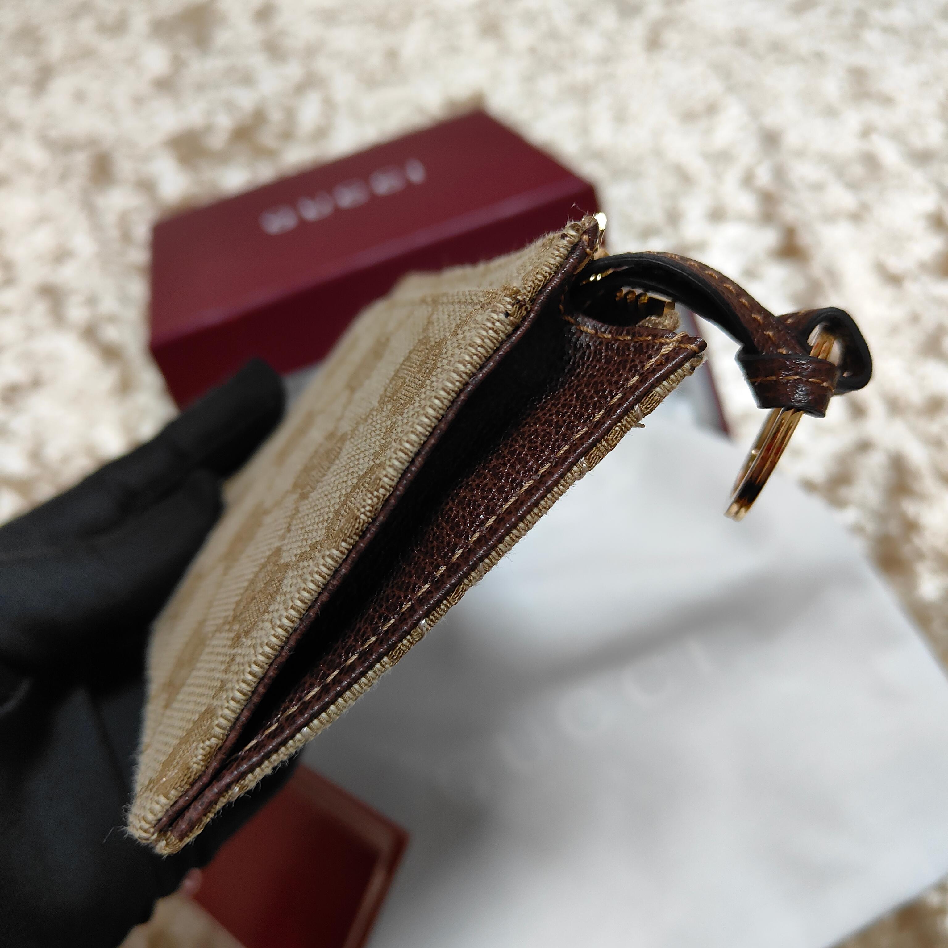 Generation Gucci系列深入探索品牌的典藏和视觉密码，将不同世代的设计融合成一个美学叙事。此