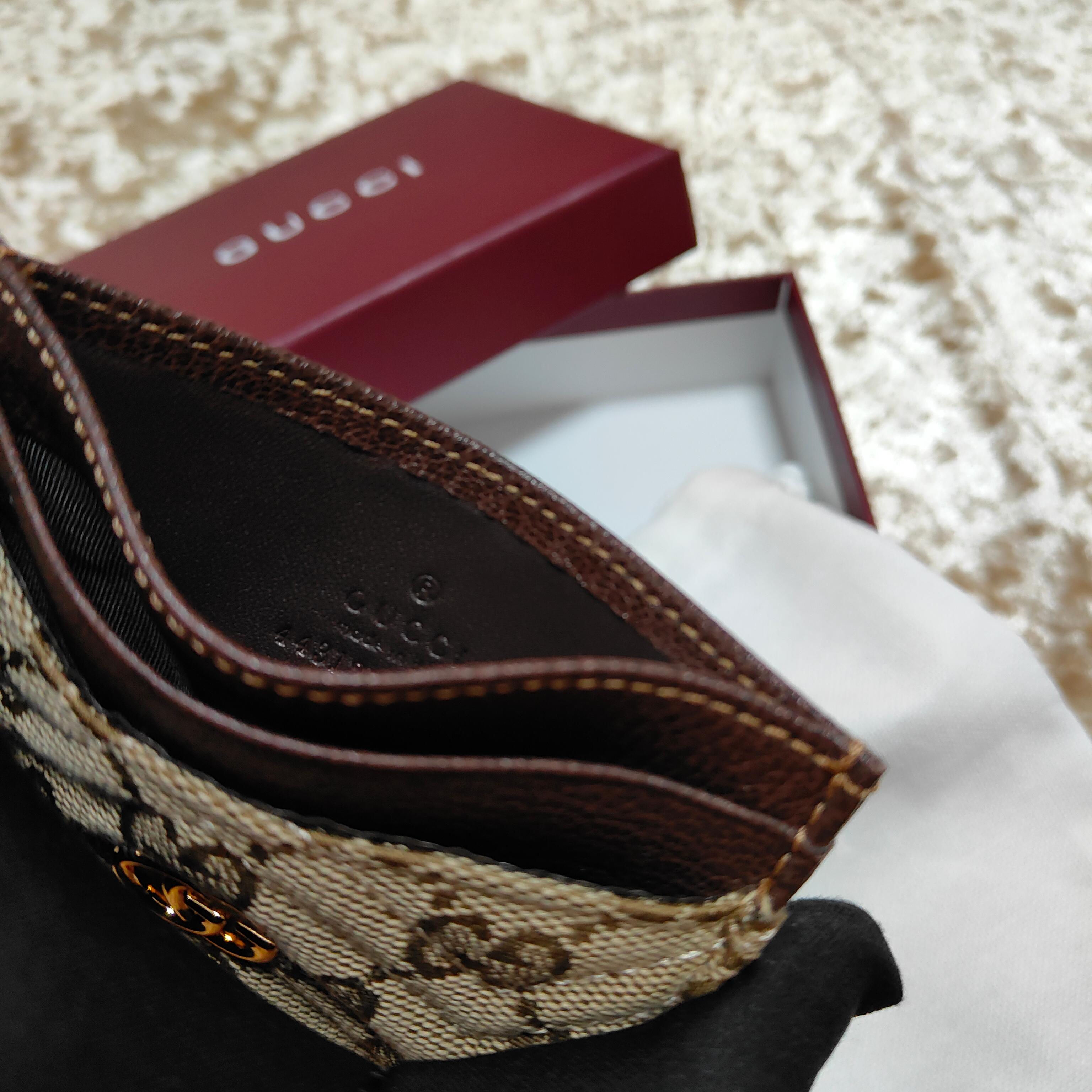 Generation Gucci系列深入探索品牌的典藏和视觉密码，将不同世代的设计融合成一个美学叙事。此
