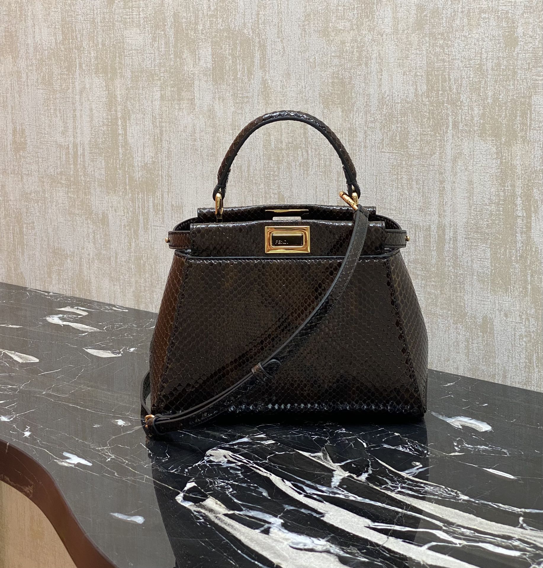 Details: Fendi rare animal skin~snake skin, lambskin lining