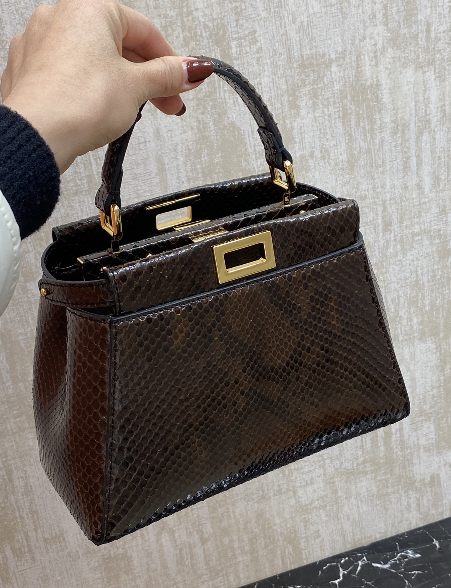 Details: Fendi rare animal skin~snake skin, lambskin lining