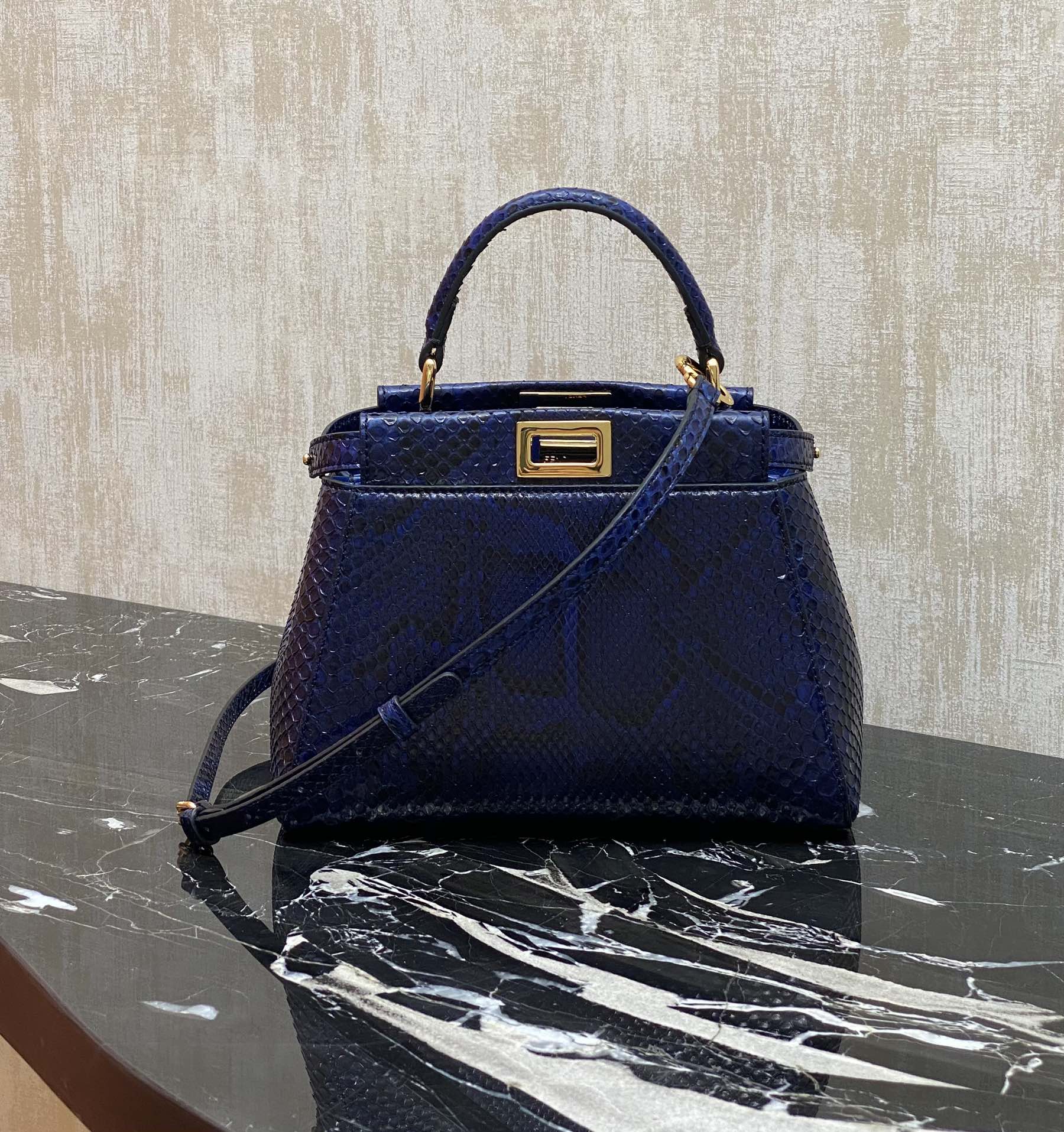 Fendi rare animal skin~snake skin, lambskin lining