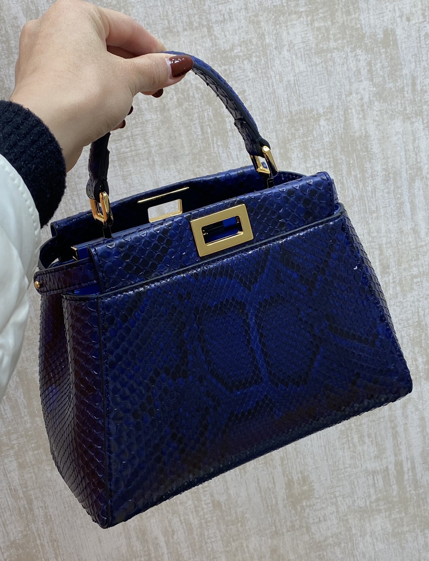 Fendi rare animal skin~snake skin, lambskin lining