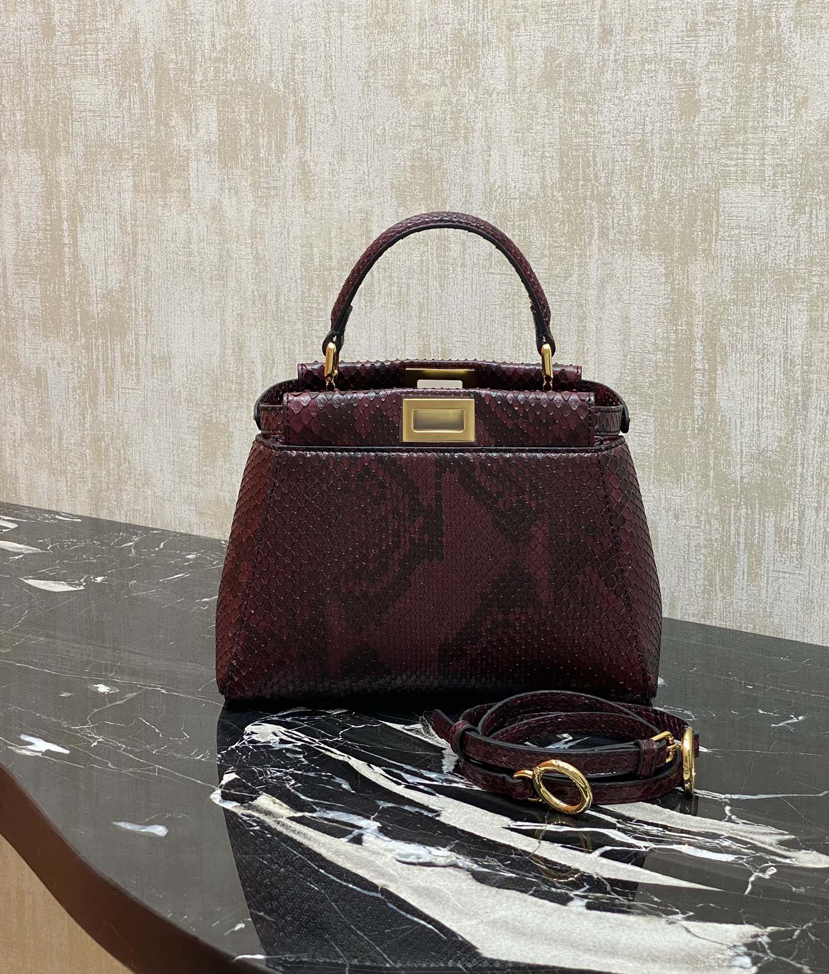Fendi rare animal skin~snake skin, lambskin lining