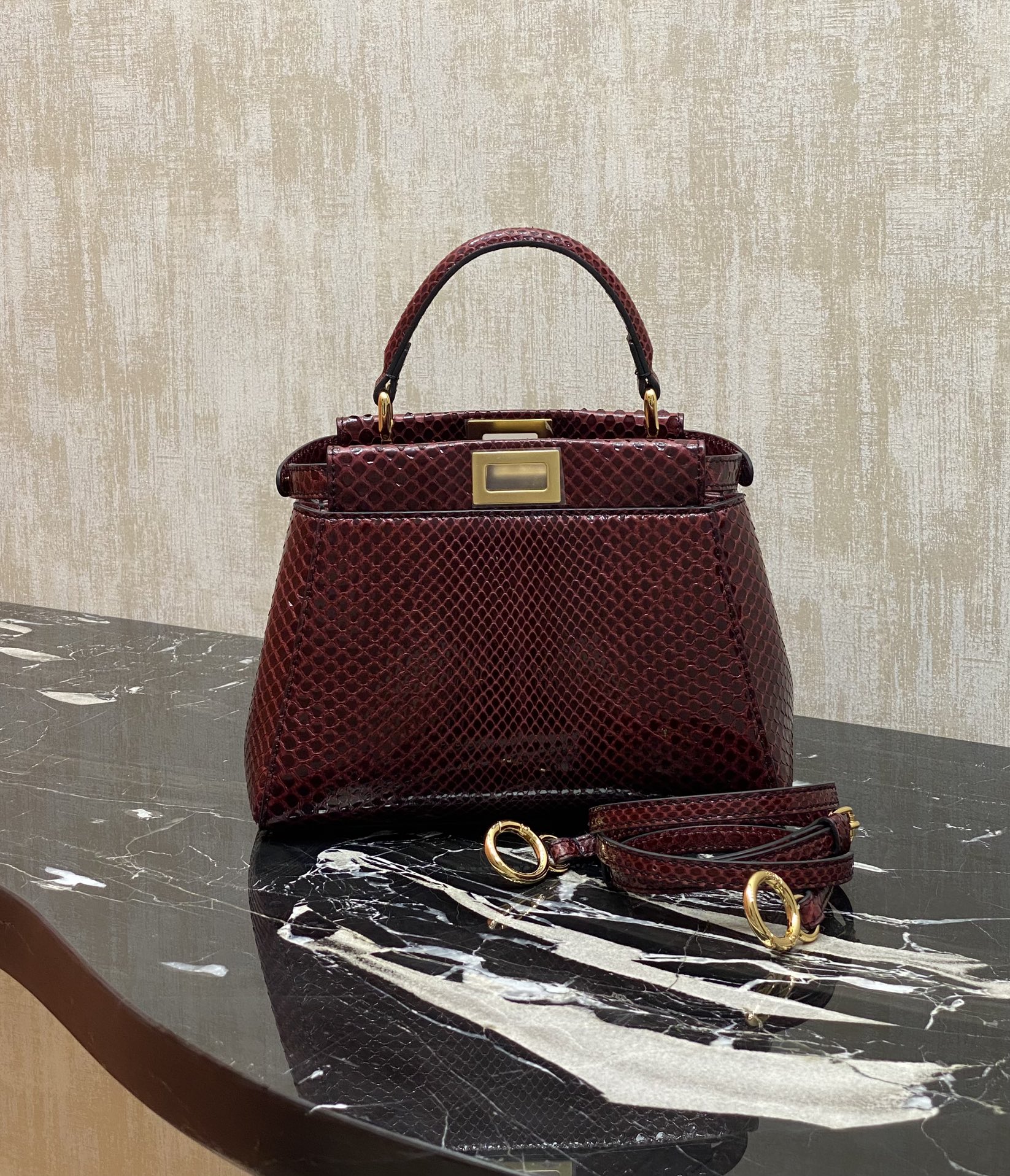 Fendi rare animal skin~snake skin, lambskin lining