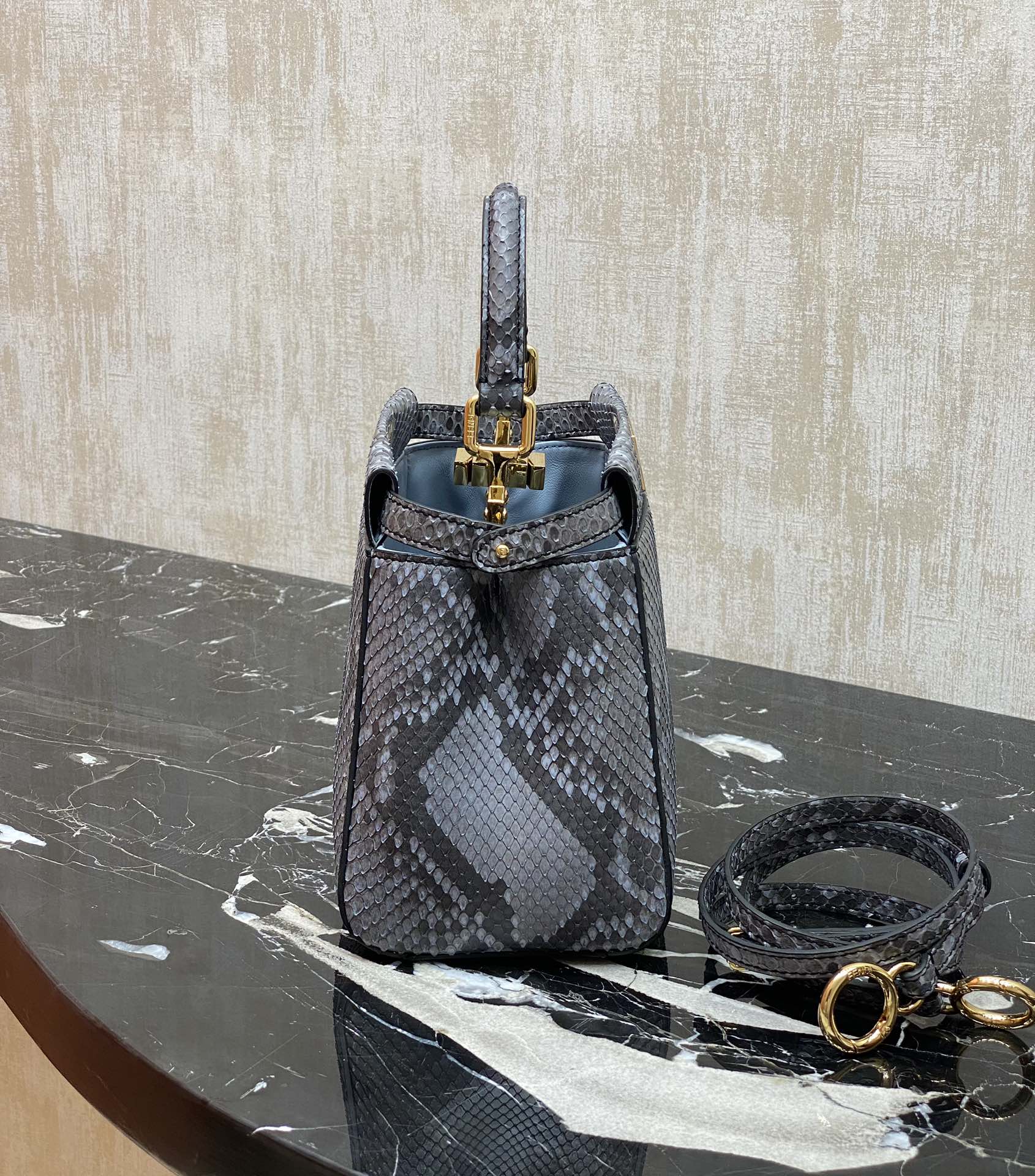 Fendi rare animal skin~snake skin, lambskin lining