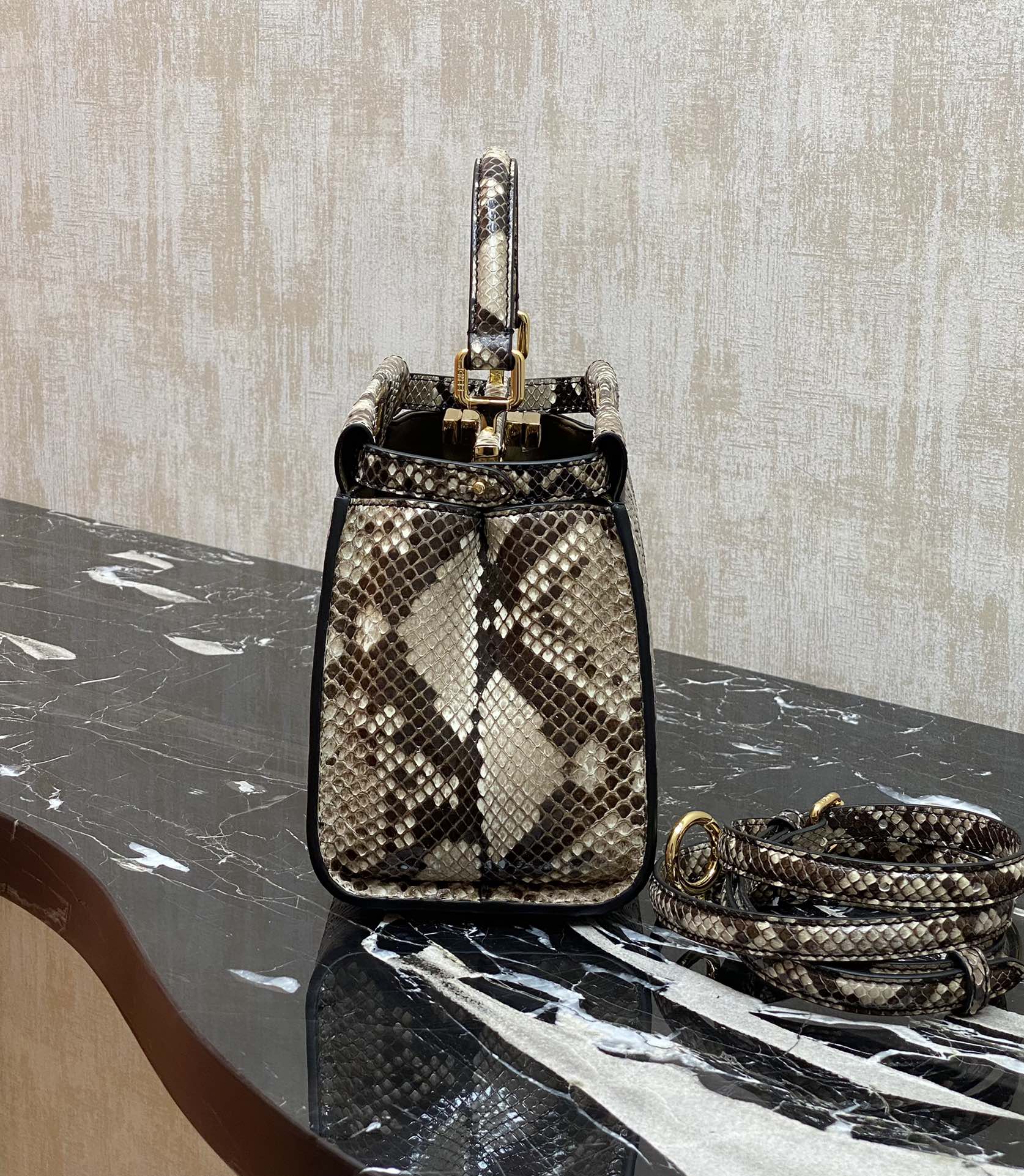 Fendi rare animal skin~snake skin, lambskin lining