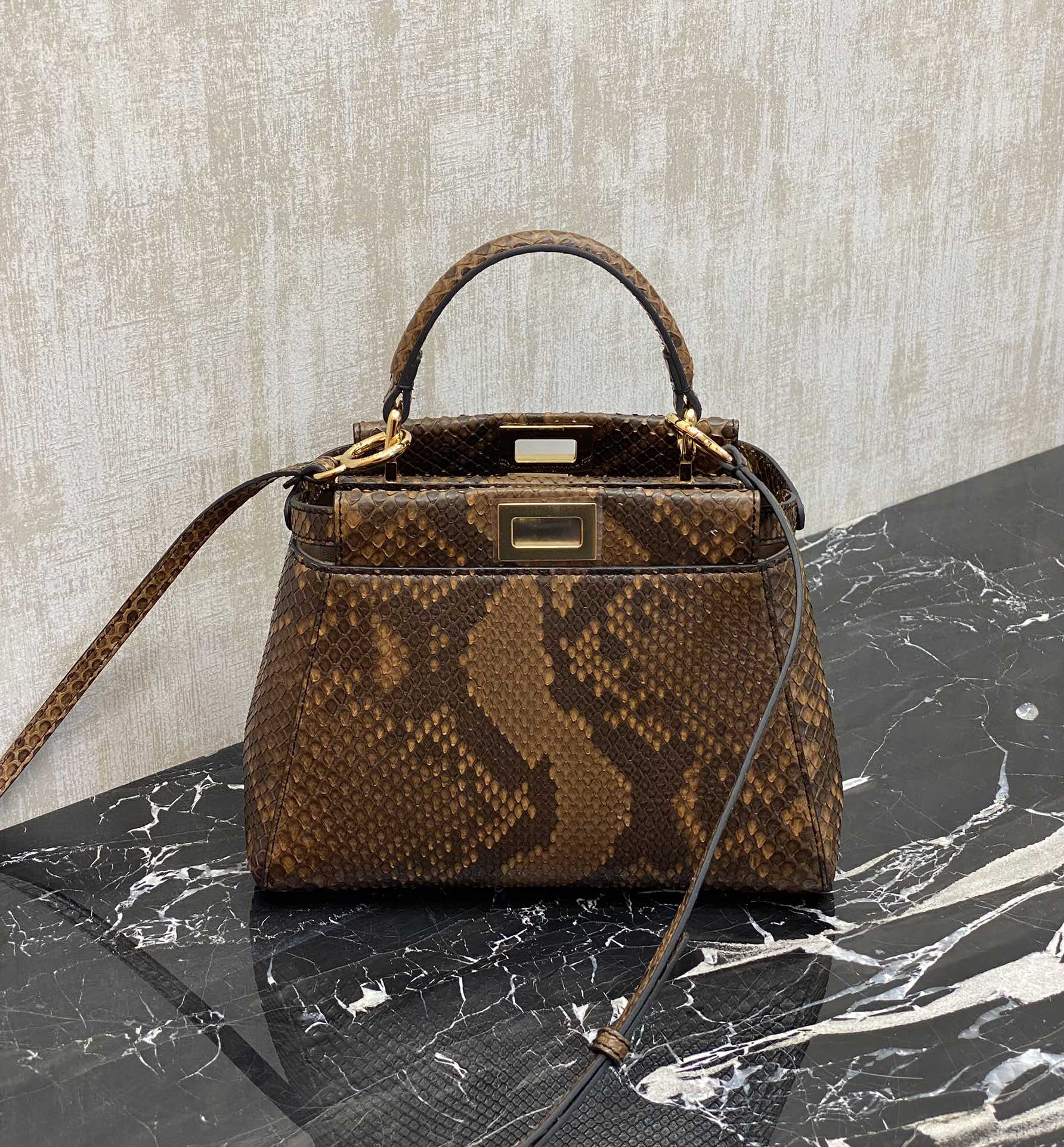 Fendi rare animal skin~snake skin, lambskin lining