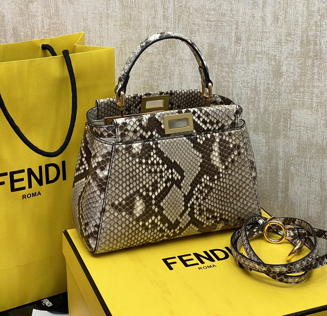 Fendi rare animal skin~snake skin, lambskin lining