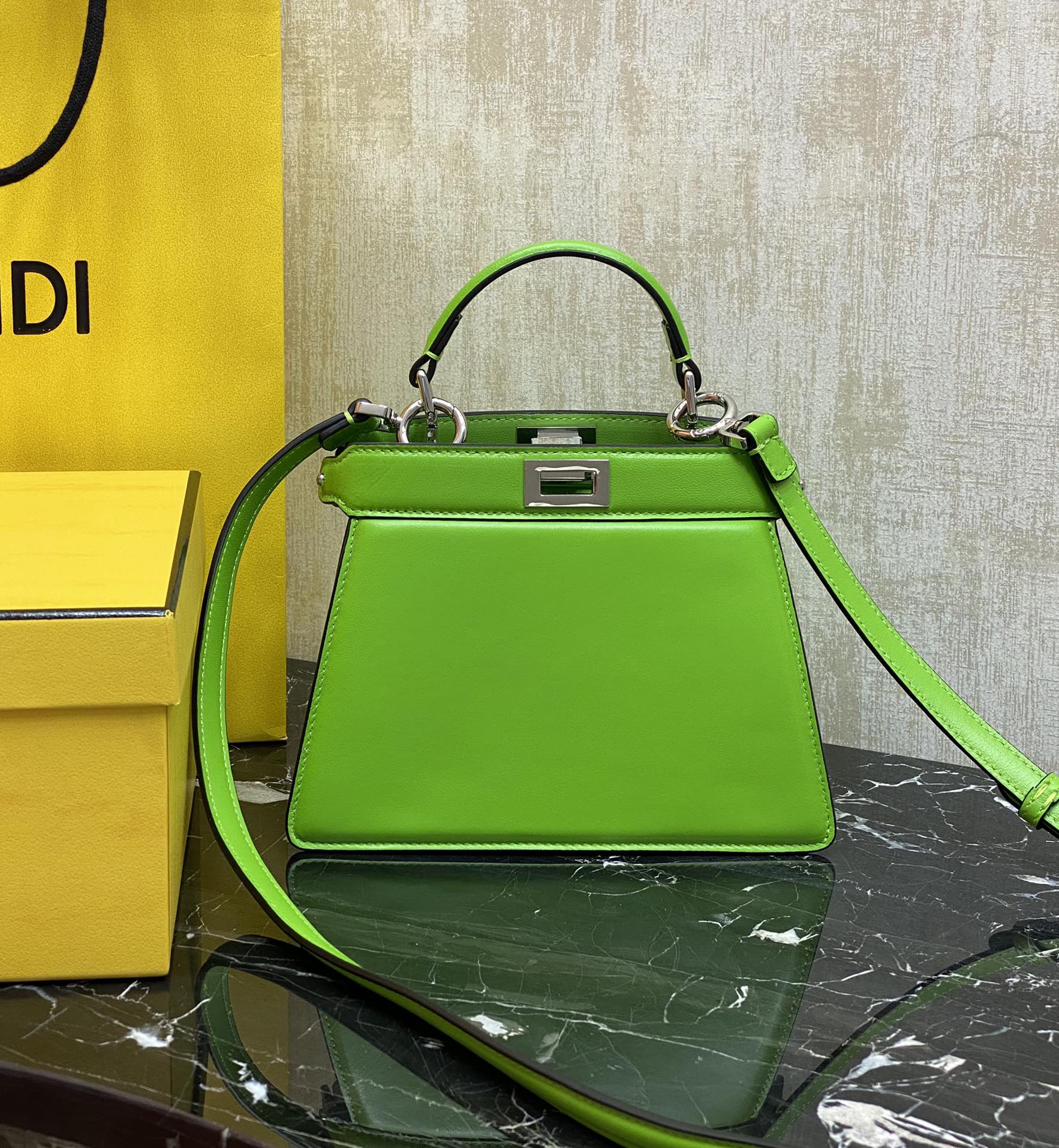 Fendi 900 Lambskin You can understand the details by looking at the real photos: