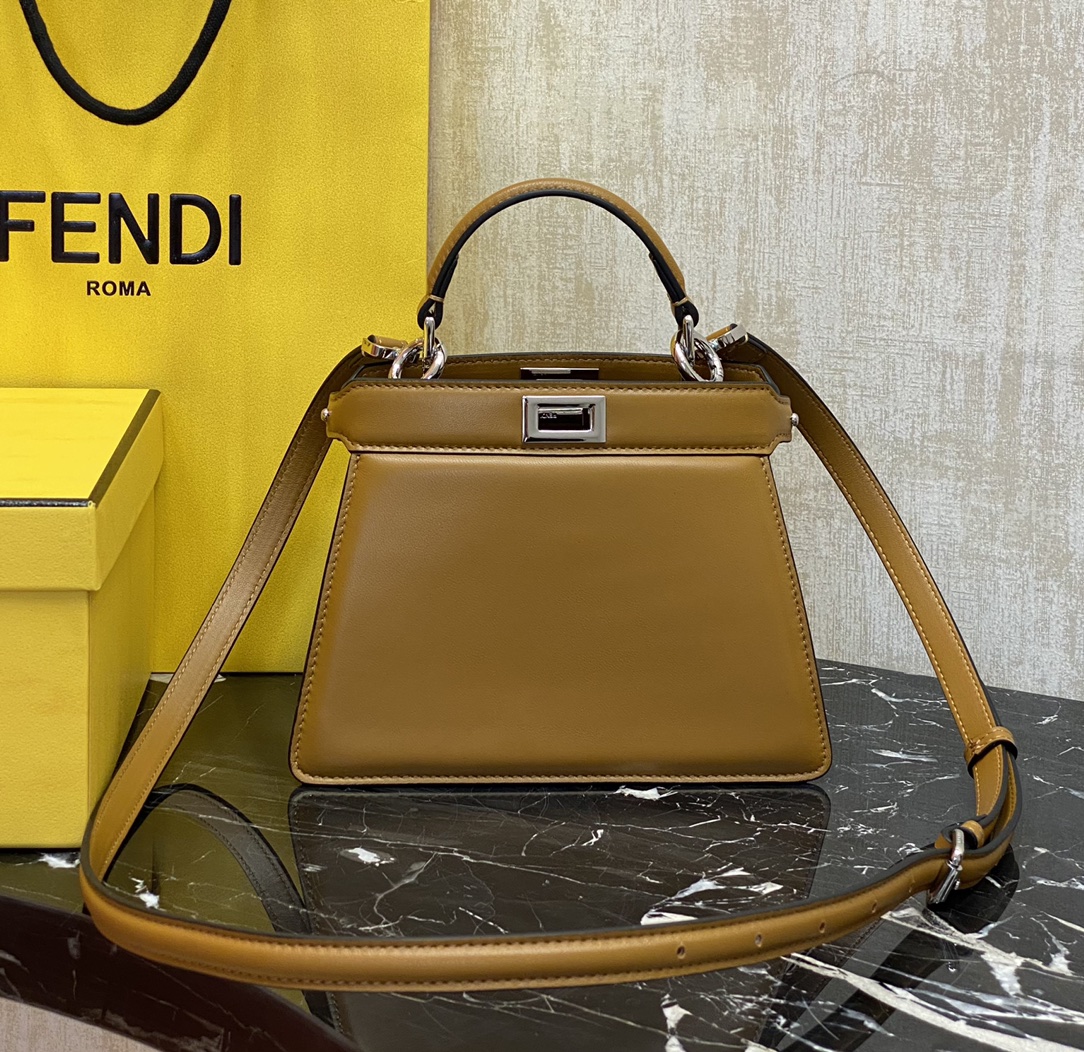 Fendi Details: You can understand it by looking at the real photos peekaboo