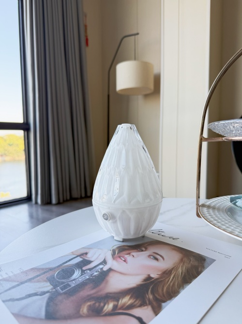 Aromatherapy Essential Oil Diffuser with Elegant Design and Soft Lighting 1 Aromatherapy Essential Oil Diffuser with Elegant Design and Soft Lighting