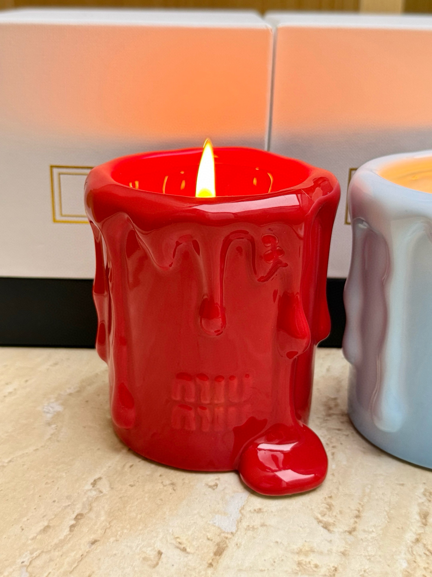 颜值超高，点在角落氛围感拉满！
加了大牌同款香
不只是蜡烛，闻着超平静安宁～
