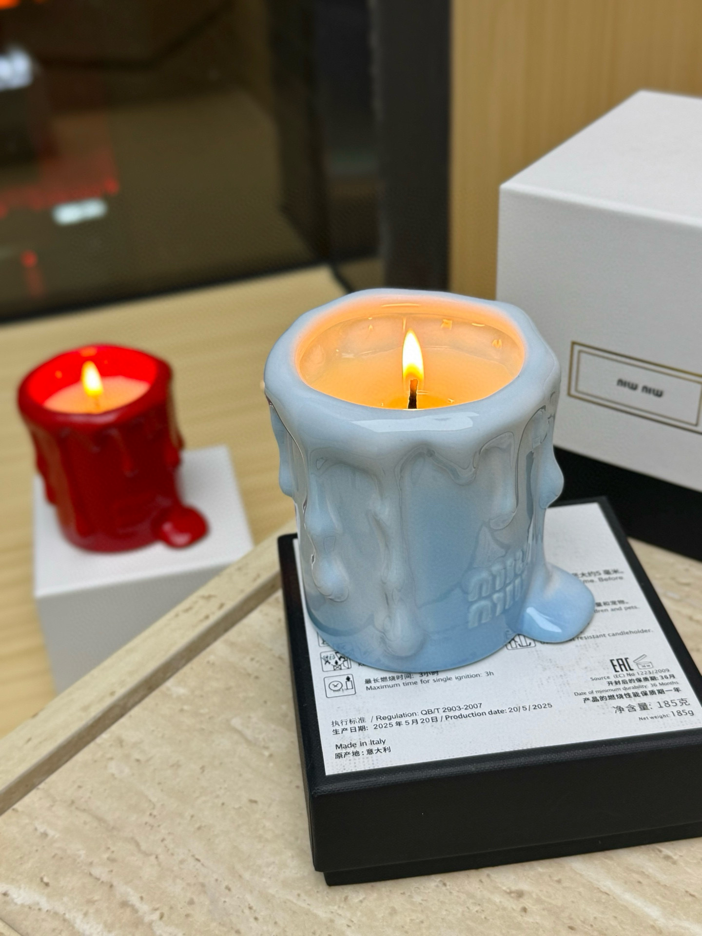 不得不说，入手即省👇🏻👇🏻👇🏻
单看香薰本身，市面同级别品质已达几千元水准
更别说它还单买那个番茄香或者是玉龙茶香
少说也得花费数千元吧！
而现在，买这一件就能同时拥有MIU家标志性设计和高人气大牌香调，无论是自用还是送朋友，都是极具性价比的选择。