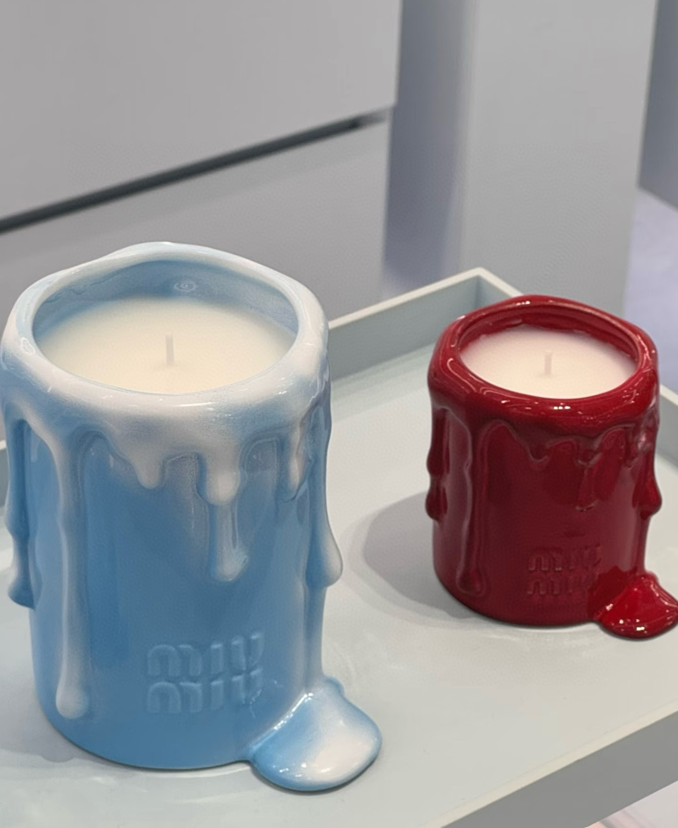 当季新款+融化造型
超级好看而且也快到圣诞节了
当摆设或送人都超应景
不愧是MIU家，闭眼选准没错～