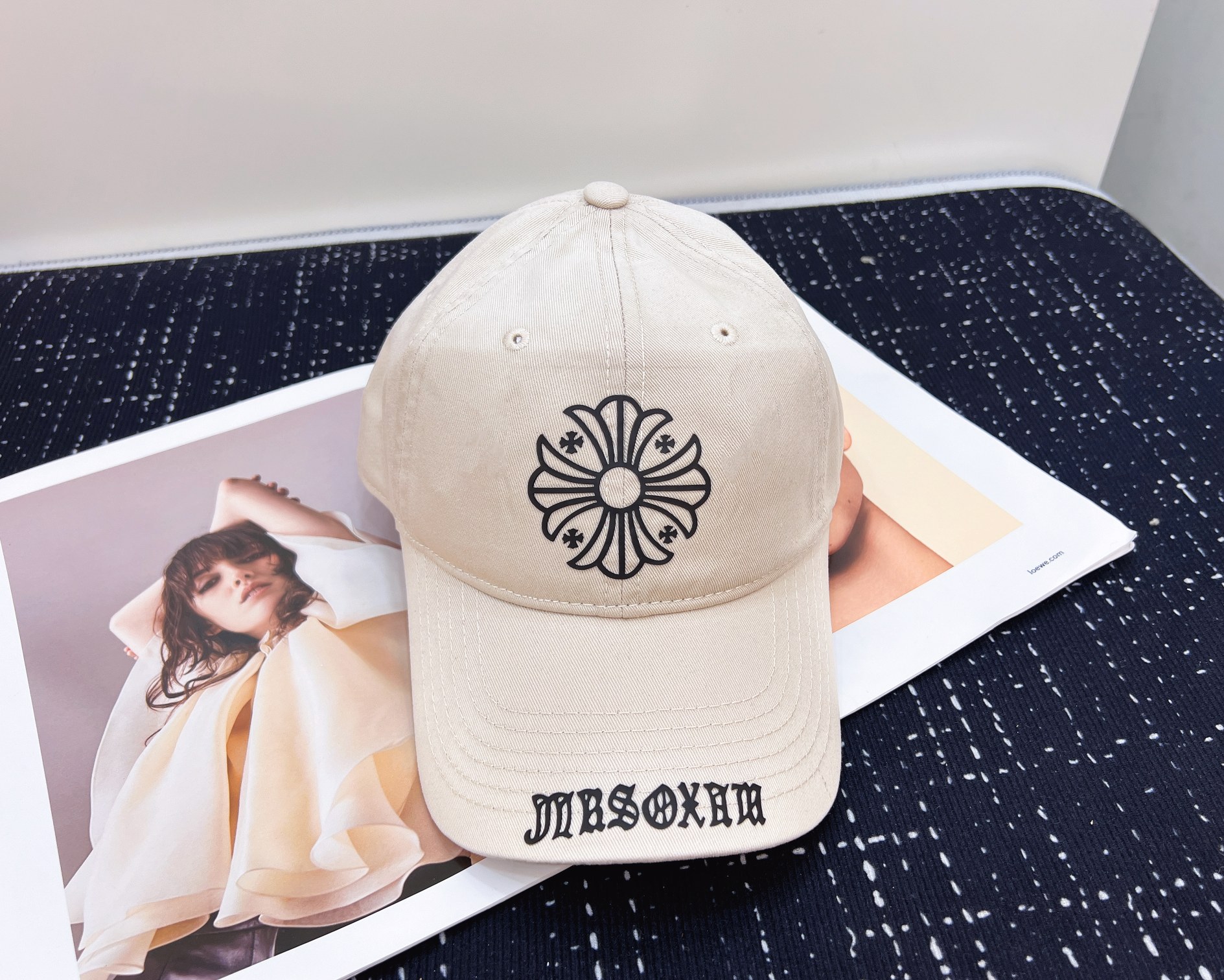 NO:192557,Special offer with dust bag. [Croxin] New early spring baseball cap for men and women!  New style, good-looking gradient color, super fashionable, spray painted craft hat, fisherman hat, baseball hat, knit hat, hat, chrome hearts, espadrilles, hats19860909特价配防尘袋.【克罗心】 早春新款男女款棒球帽！新款 好看的渐变色 颜色超洋气 喷漆工艺帽子渔夫帽棒球帽针织帽,帽子,chrome hearts,espadrilles,hats,hat
