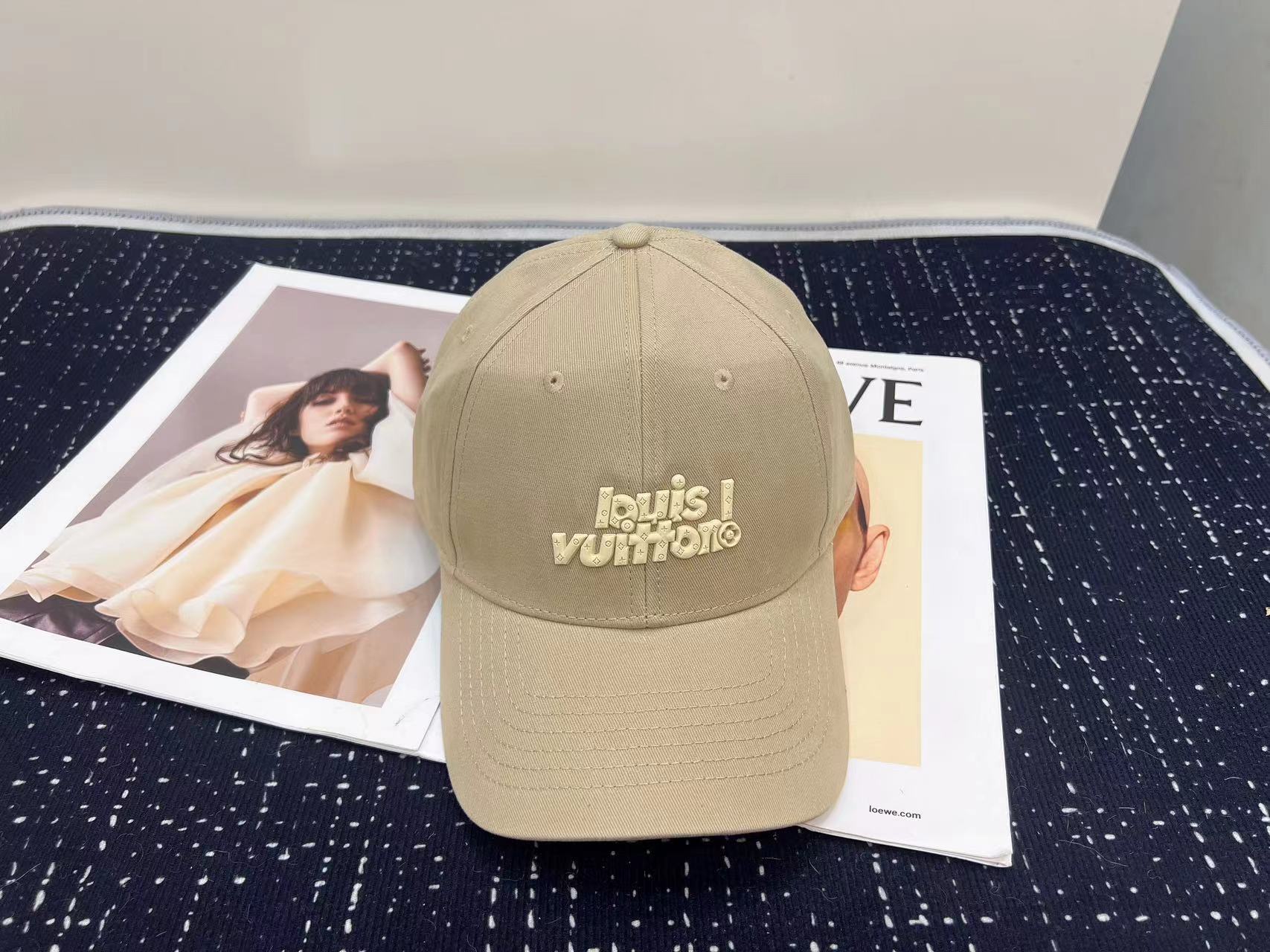 NO:192867,Special offer with dust bag. [LV Louis Vuitton] Spring and summer new small fragrance-style hard top baseball cap, same style as men and women, high-quality shipment, exclusive hat, fisherman hat, baseball cap, knit hat, hat, louis vuitton, louis vuitton, espadrilles, hats19860909特价配防尘袋.【LV路易威登】春夏新款小香风硬顶棒球帽,男女大牌同款 高品質出货 独家帽子渔夫帽棒球帽针织帽,帽子,louis vuitton,louis vuitton,espadrilles,hats,hat