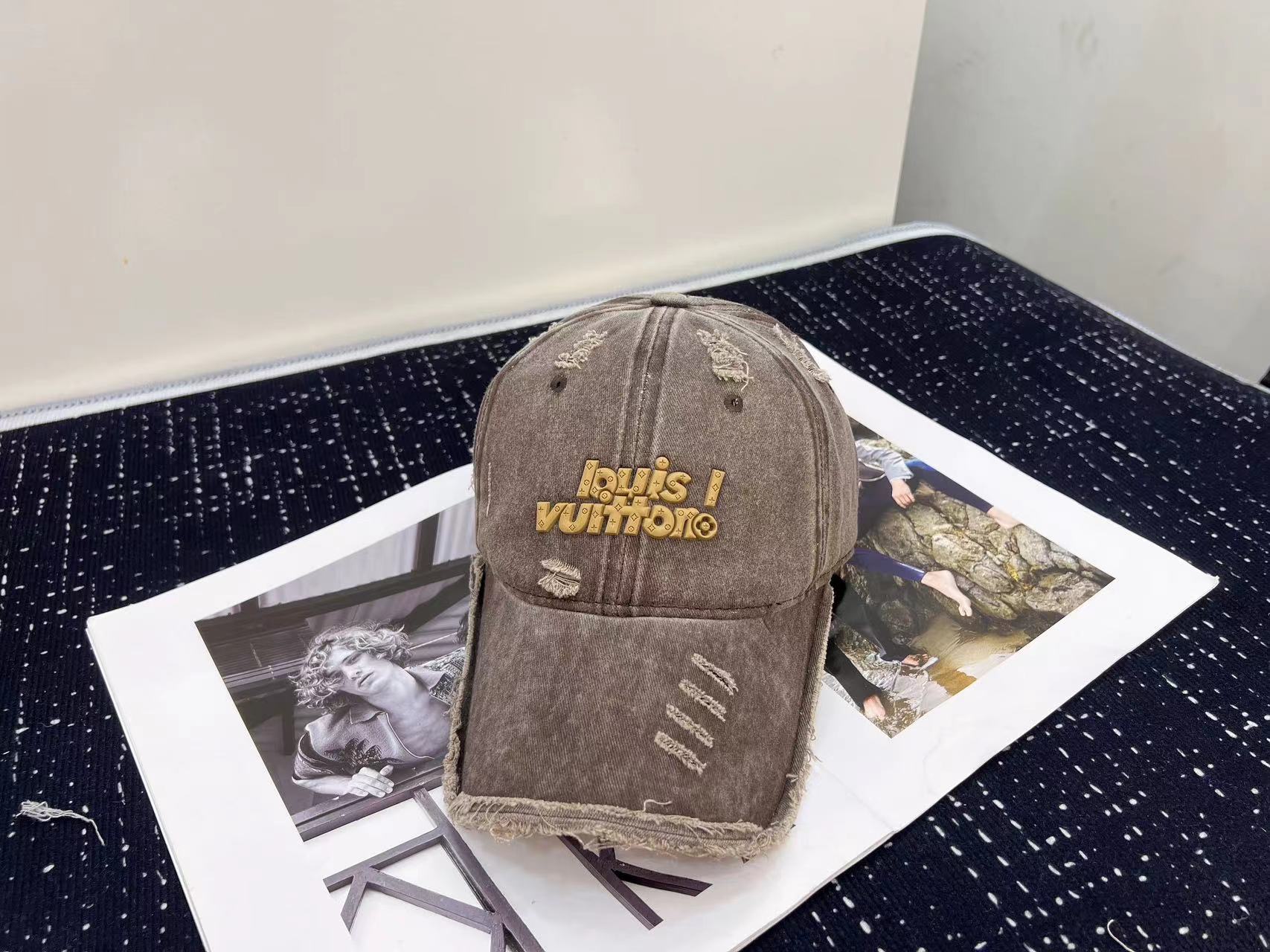 NO:196505,Special offer with dust bag. [LV Louis Vuitton] New small-flavored baseball cap, classic counter model, universal hat for men and women, fisherman hat baseball cap knit hat, hat, louis vuitton, louis vuitton, espadrilles, hats19860909特价配防尘袋.【LV路易威登】新款小香风棒球帽,专柜经典款,男女通用帽子渔夫帽棒球帽针织帽,帽子,louis vuitton,louis vuitton,espadrilles,hats,hat