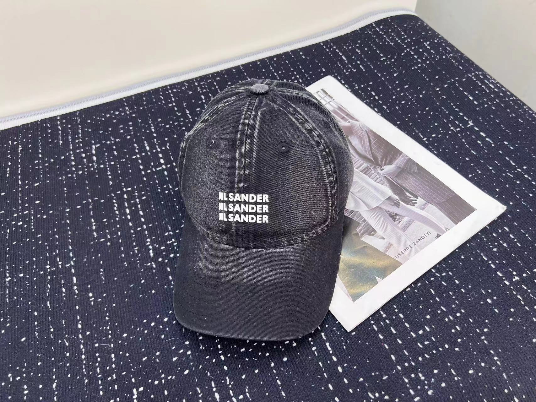 NO:208113,Special offer with dust bag.【JIL SANDER】New old-fashioned big-name baseball hat, classic counter model, male and female hat straw hat fisherman hat baseball hat, hat, jil sander, espadrilles, hats19860909特价配防尘袋.【JIL SANDER】新款做旧款大牌棒球帽,专柜经典款,男女通用帽子草帽渔夫帽棒球帽,帽子,jil sander,espadrilles,hats,hat