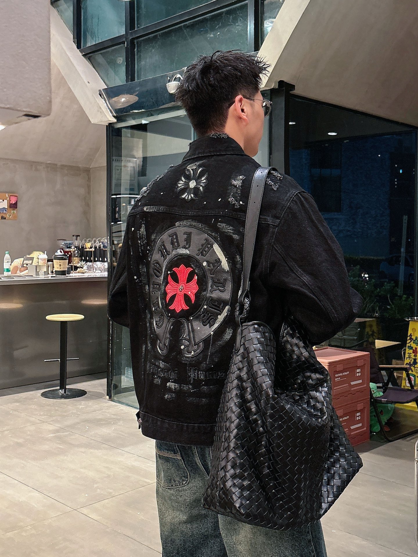 克罗星🔥🔥🔥新品男女同款牛仔外套，时装圈人气极为火热的单品，是时尚大咖们最炙手可热扭造型的必入尤物之一，塑造性领域极高，