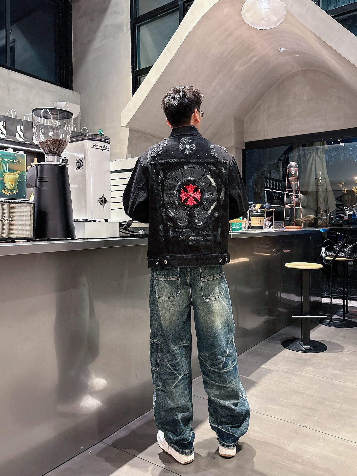 克罗星🔥🔥🔥新品男女同款牛仔外套，时装圈人气极为火热的单品，是时尚大咖们最炙手可热扭造型的必入尤物之一，塑造性领域极高，