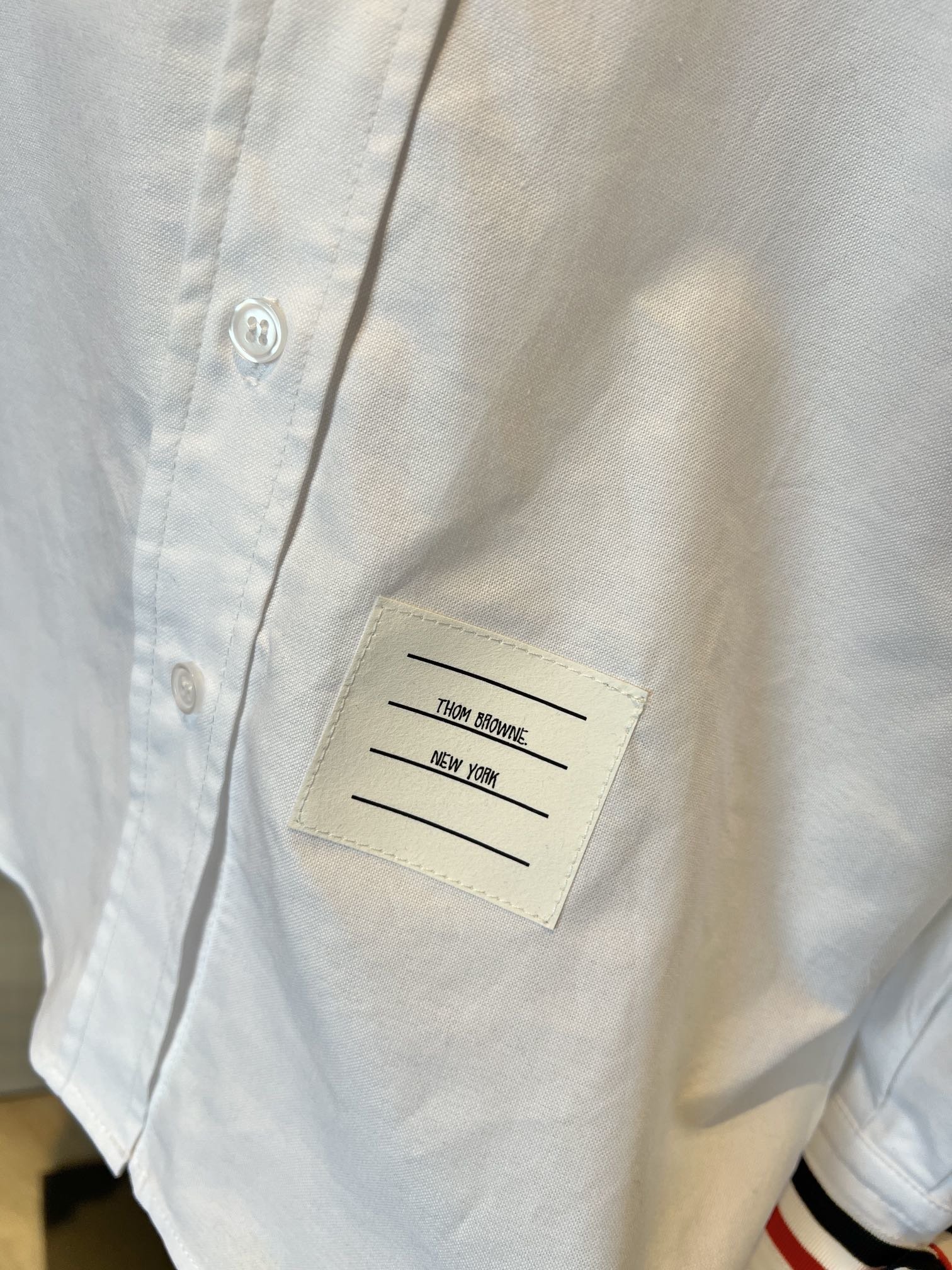 新品上架️ThomBr*ne24早春系列定制元版全棉面料纹理清晰有质感区别普通面料在常规的衬衣上设计了蝴