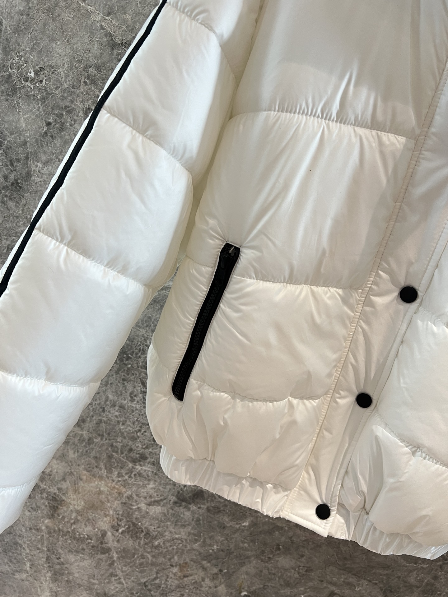 “Hard-core Women’s Suit: Dust-Proof Bags & New Products in Hot North American Brand” - 图片 4