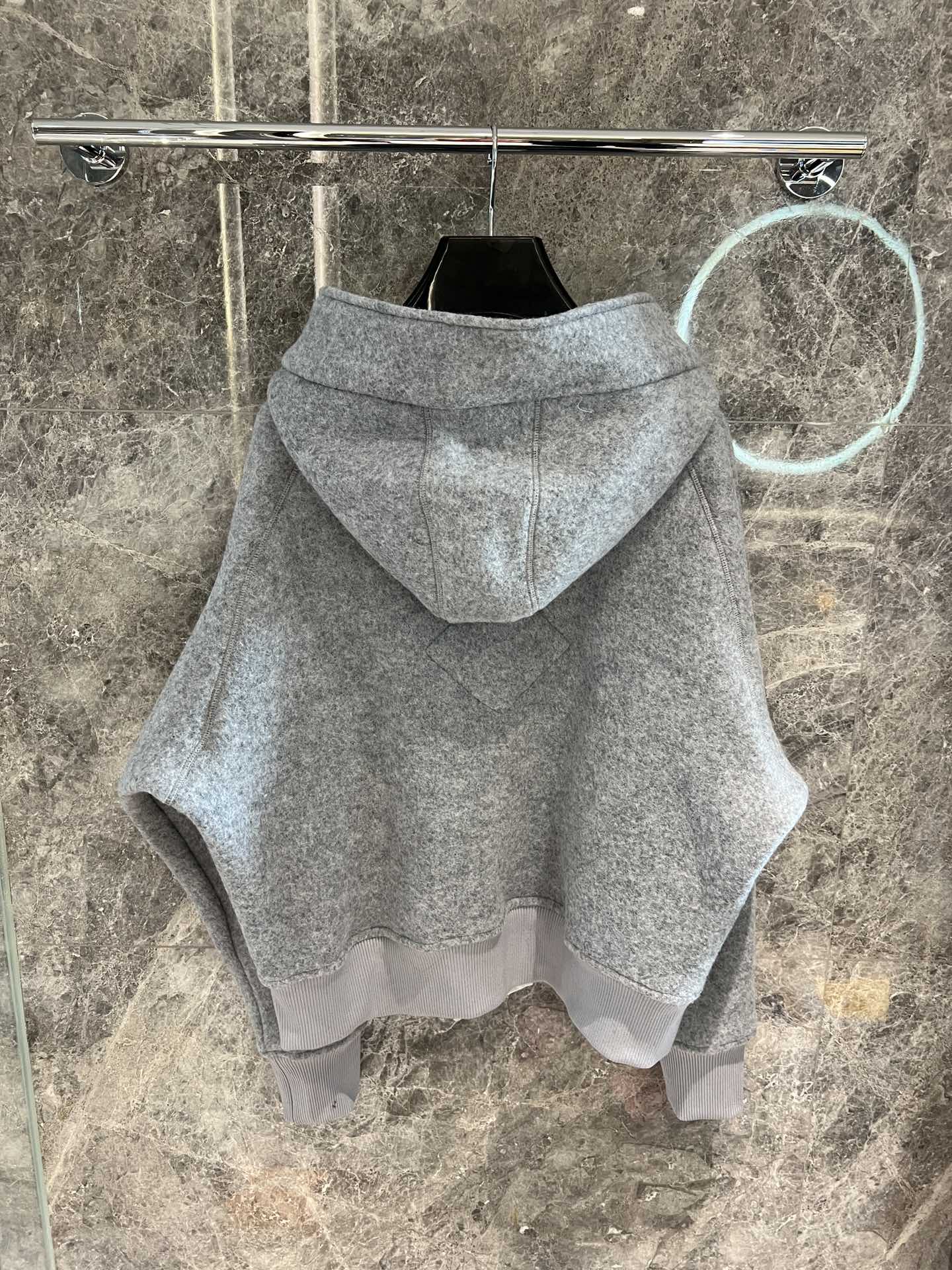 Stylish Single-Size Female Wool Suit with Custom Hardware Zipper – Brand-New! - 图片 9