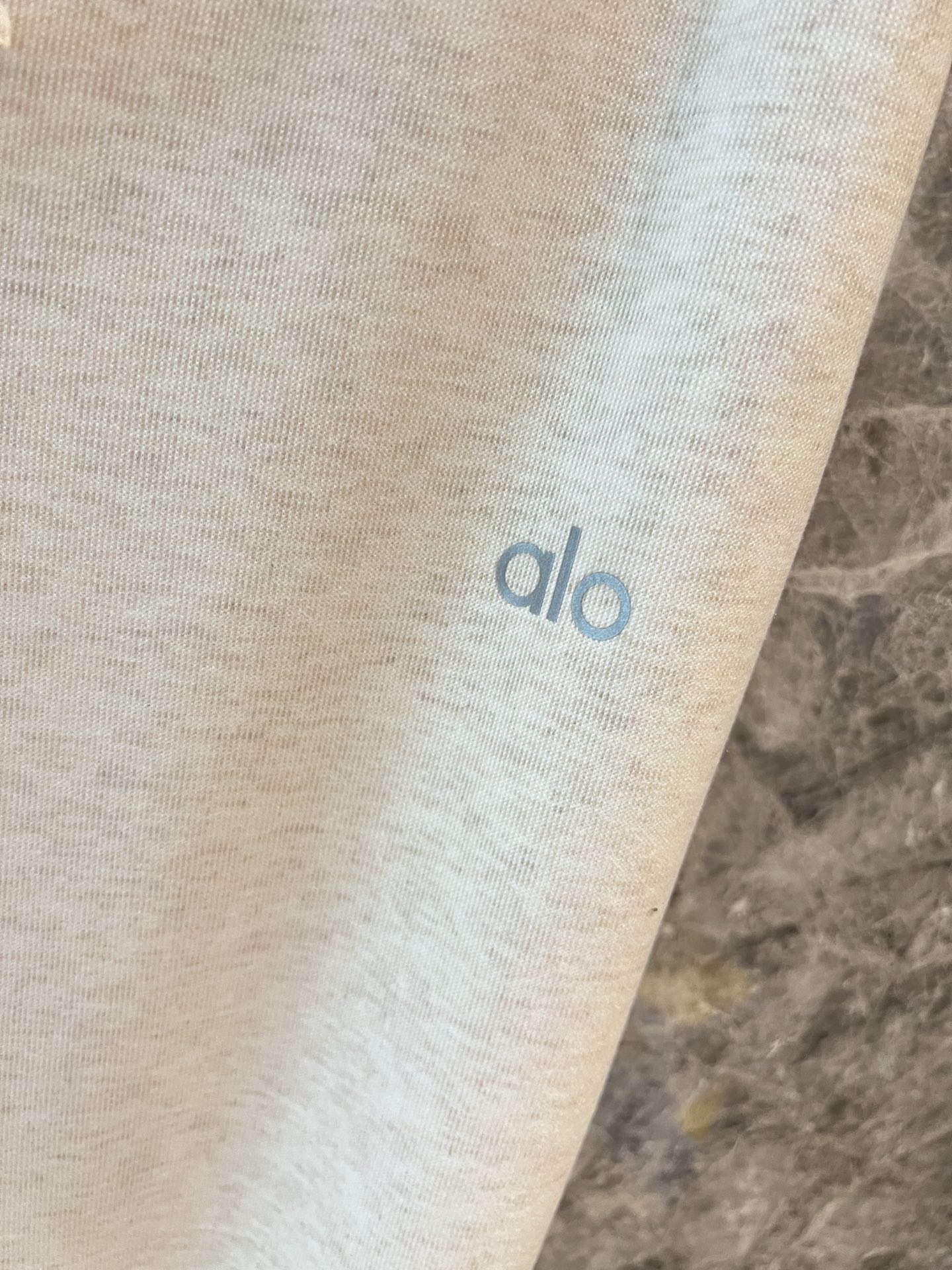 🛒新品上架‼️alo 早春系列

alo垂垂裤系列
软糯垂坠感的针织裤三个色
慵懒随性的风格
不论出街还